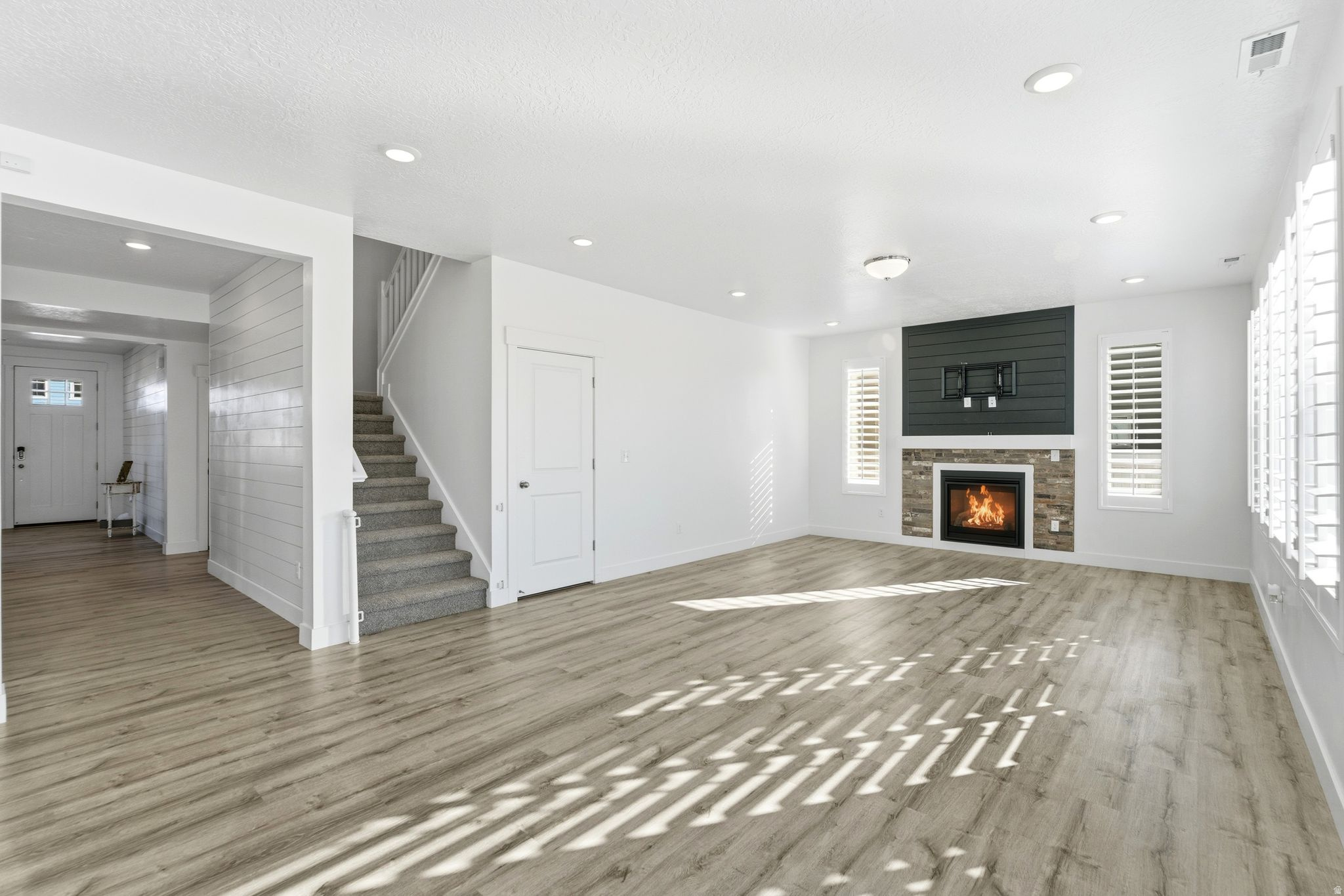 SHORELINE WEST - Residential