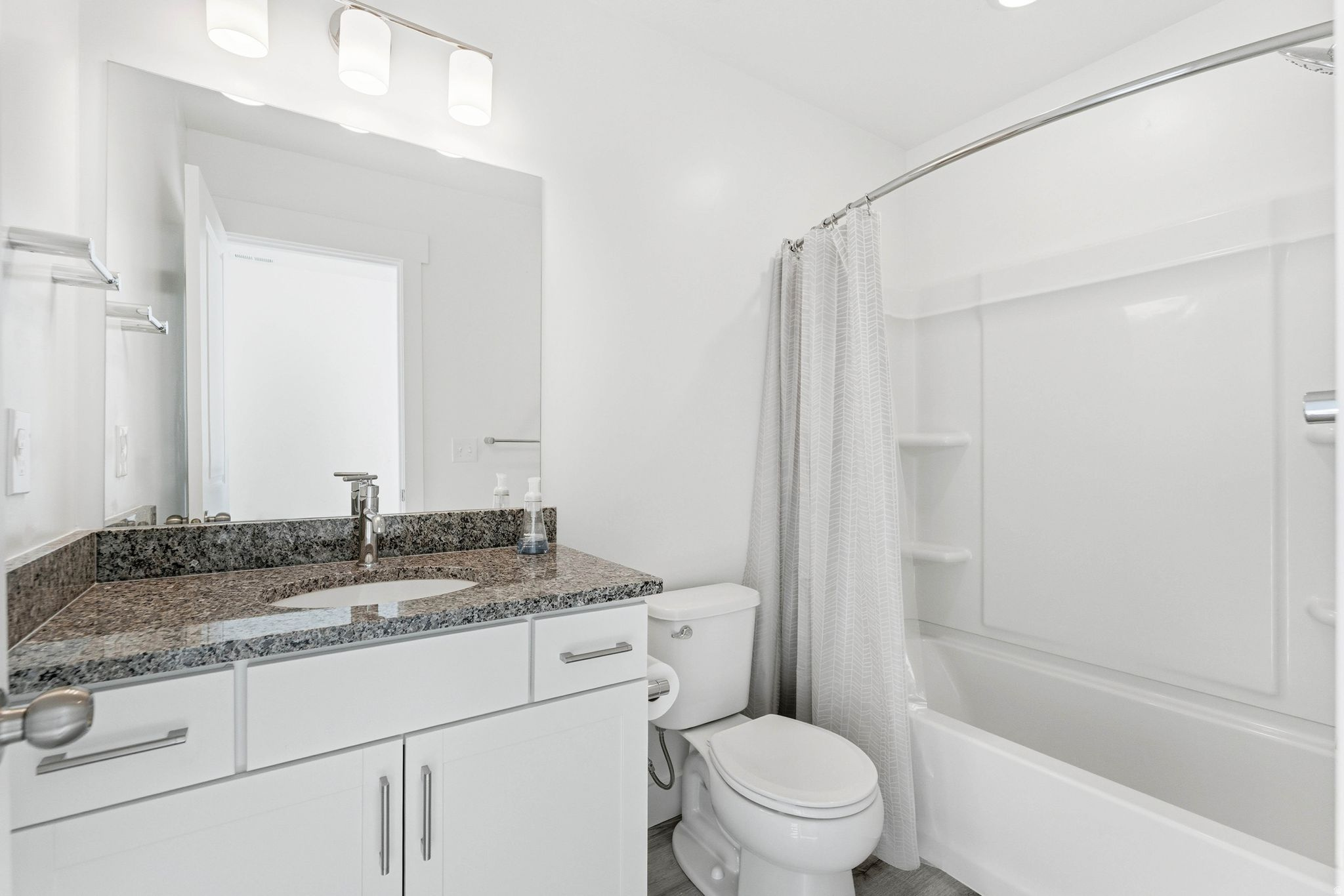 SHORELINE WEST - Residential