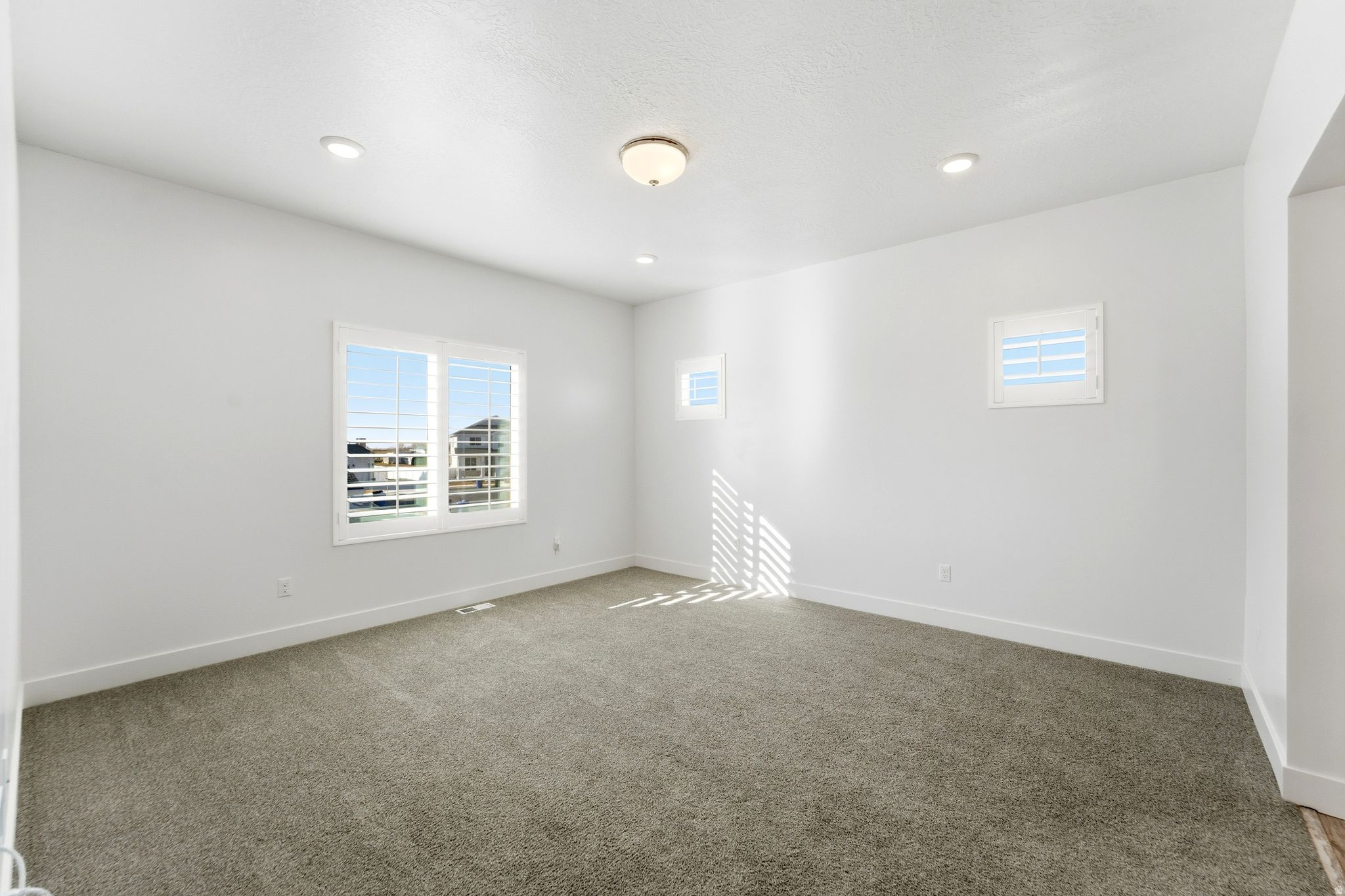 SHORELINE WEST - Residential