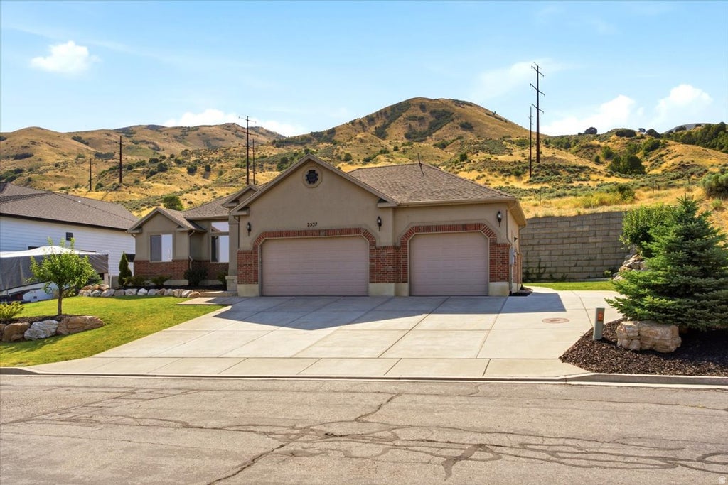 Photo of 2537 S ELM GROVE DR, Perry, UT 84302 (MLS # 2172104)
