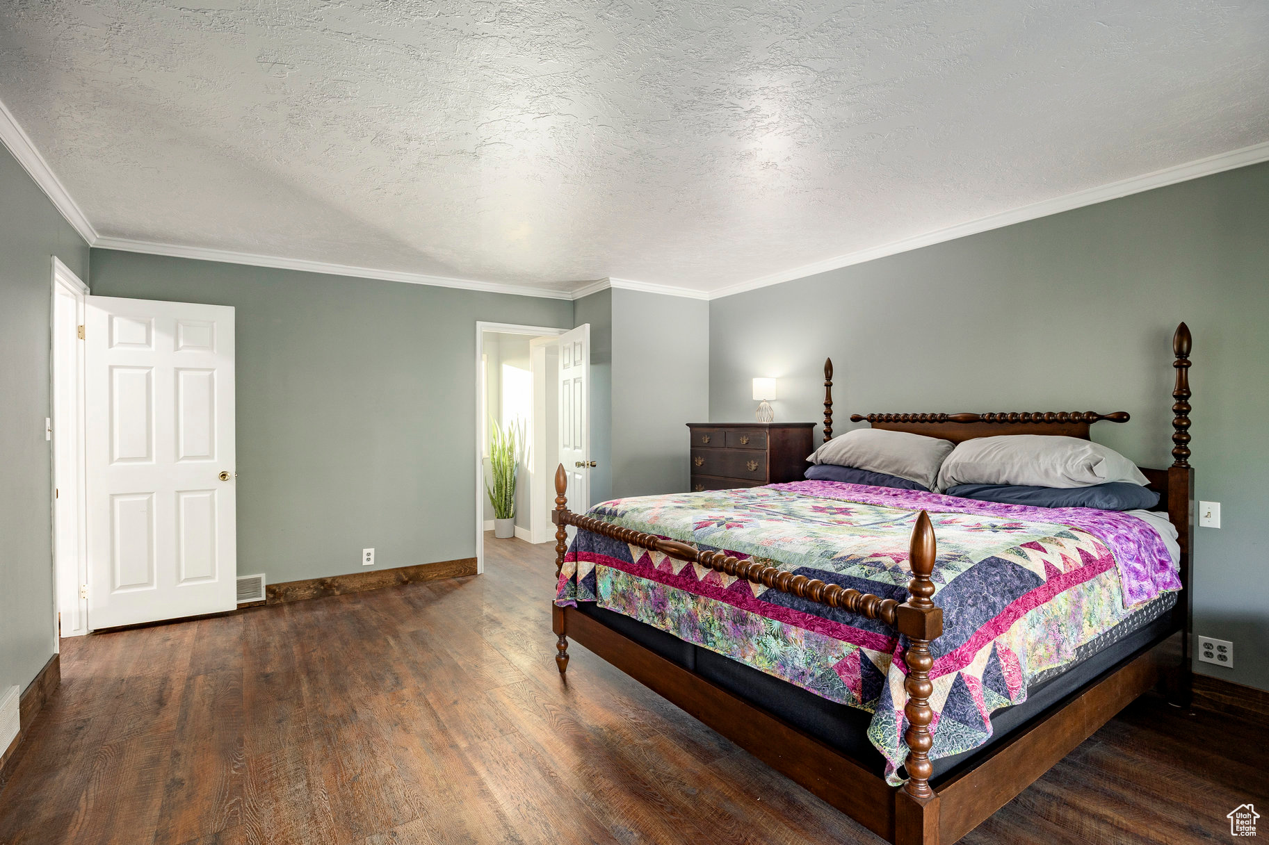DIMPLE DELL VILLAGE - Residential