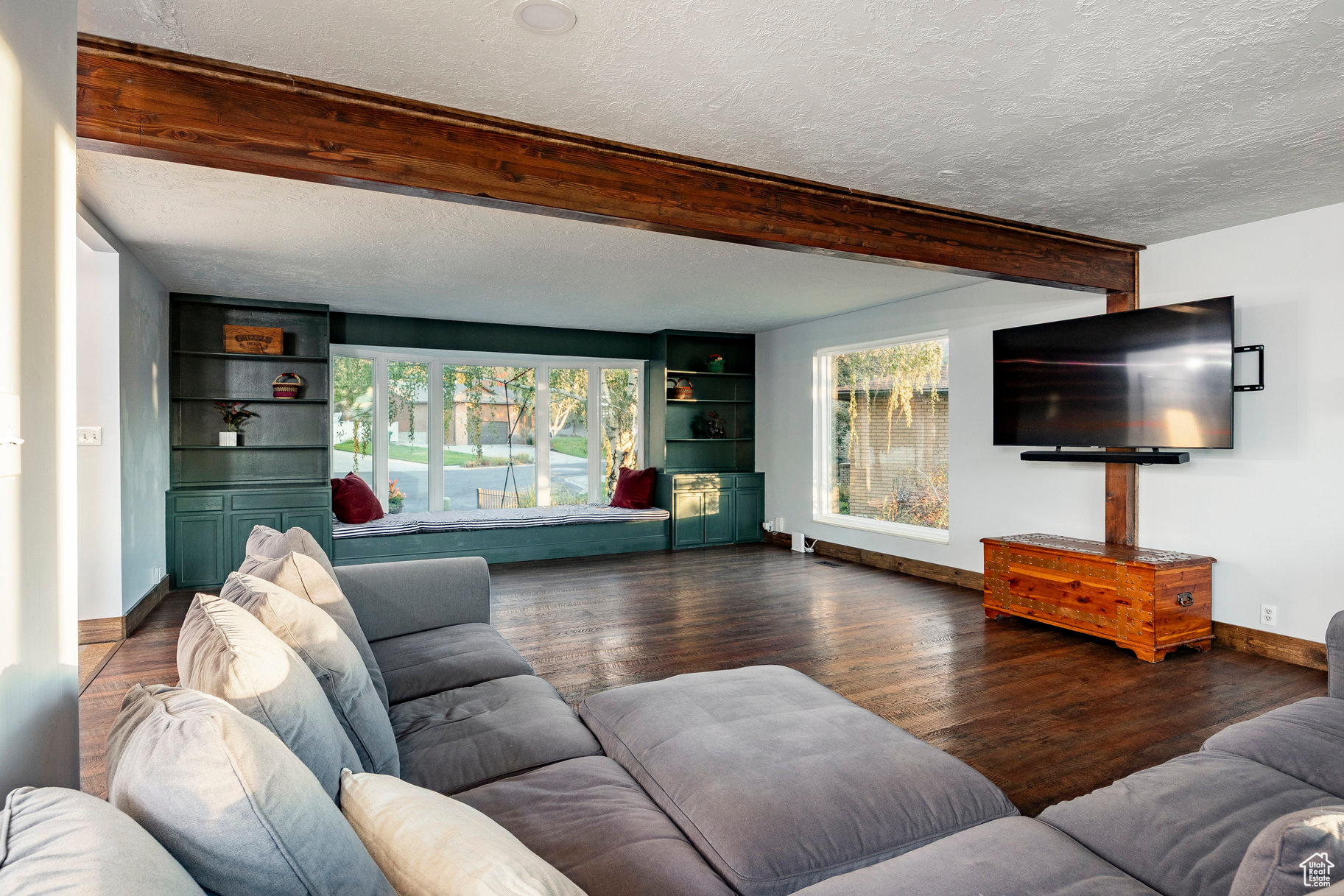 DIMPLE DELL VILLAGE - Residential