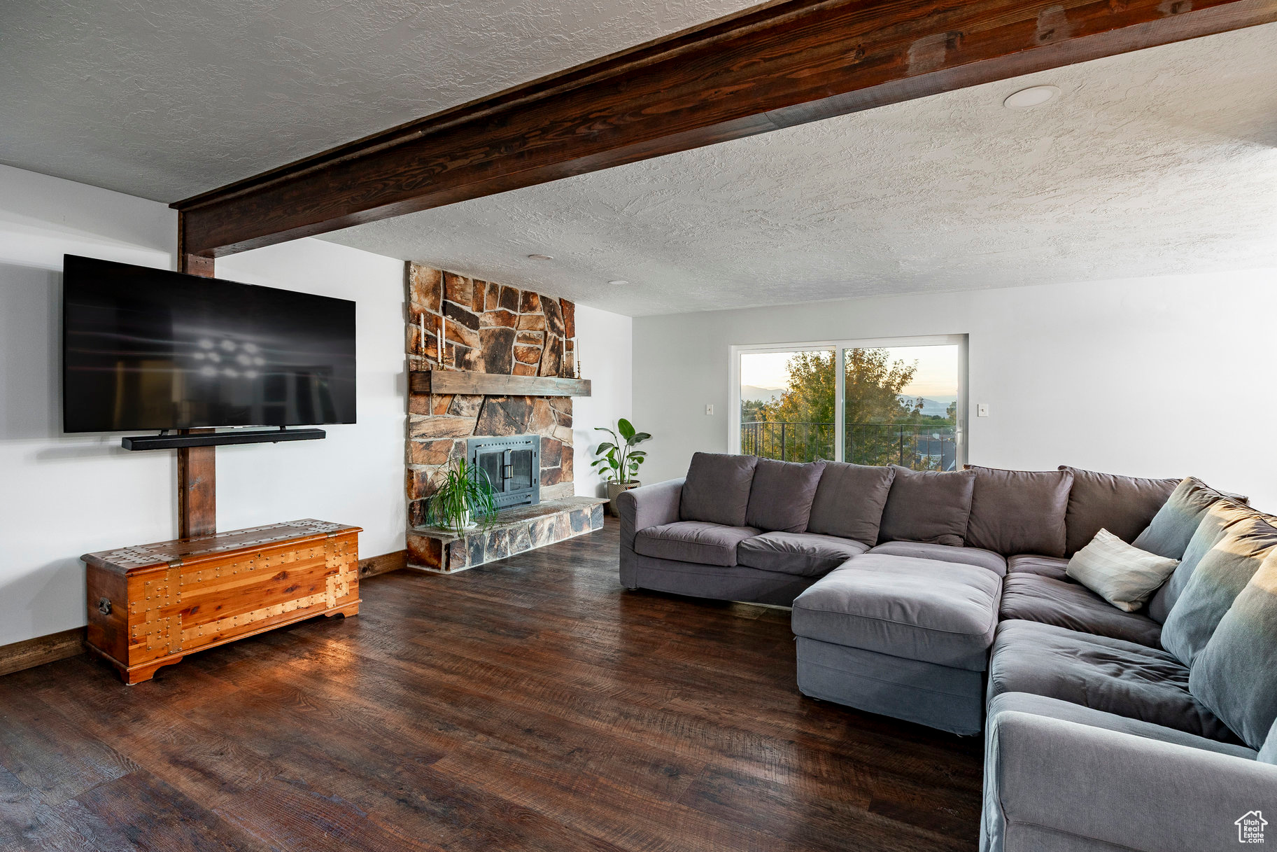 DIMPLE DELL VILLAGE - Residential
