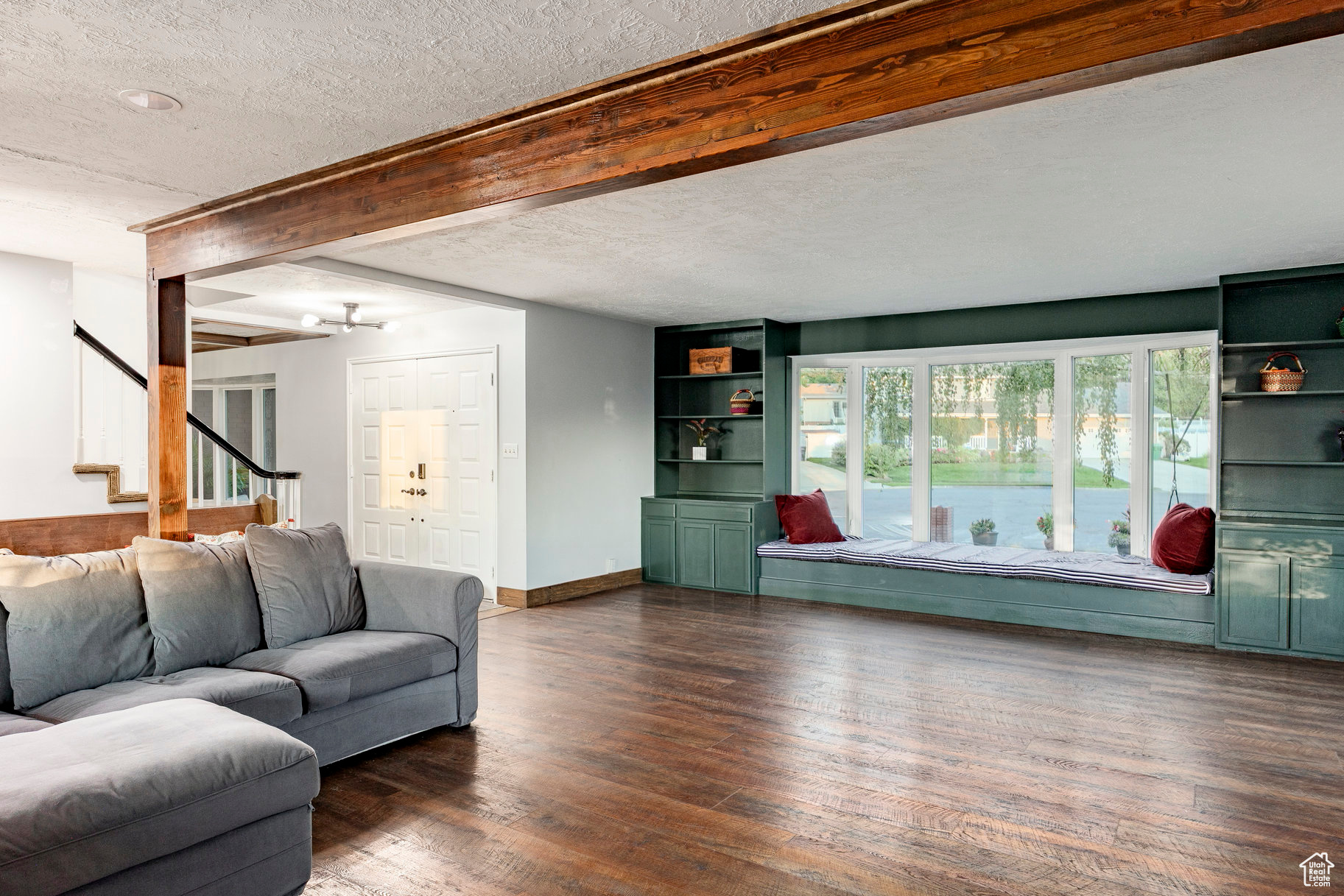 DIMPLE DELL VILLAGE - Residential