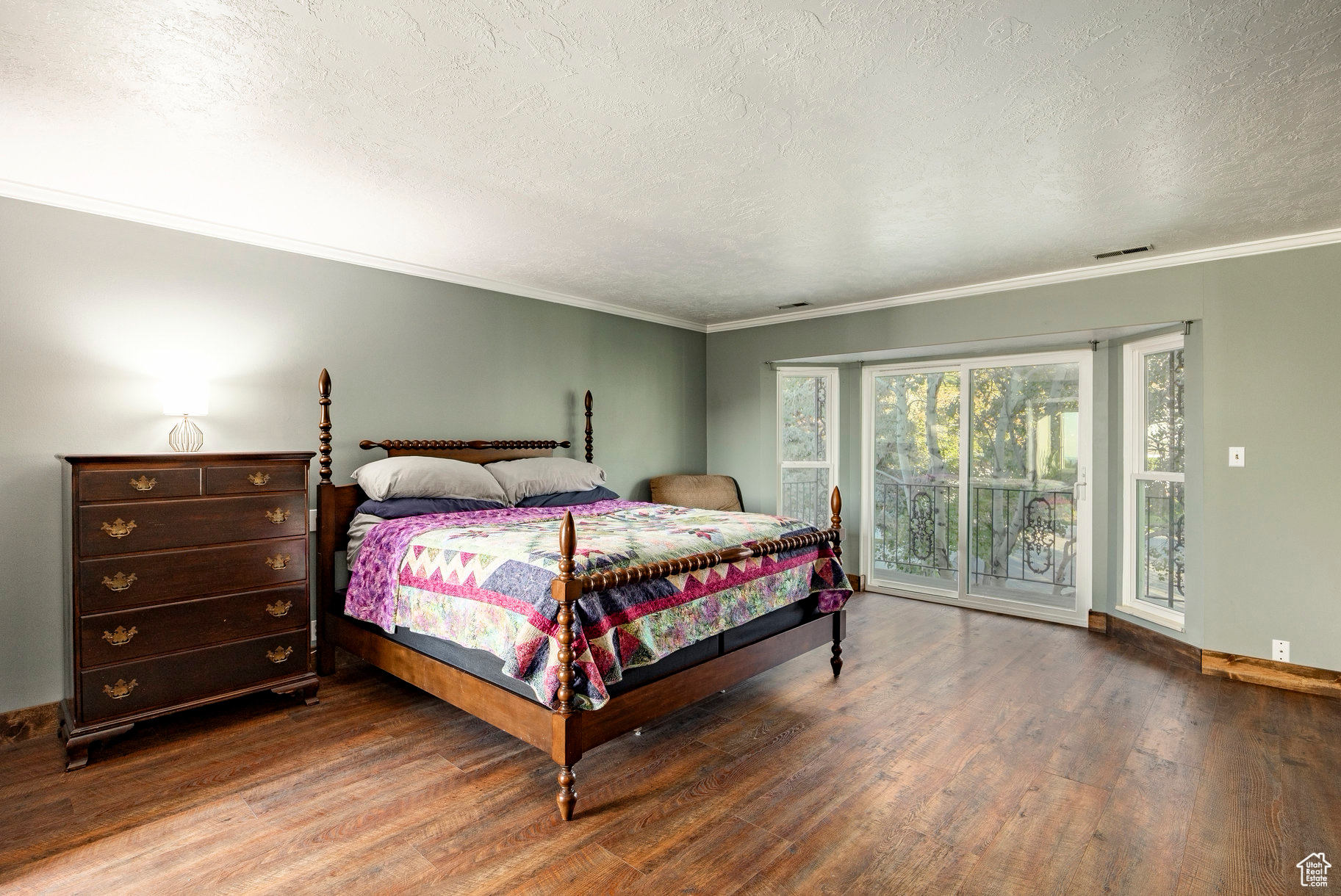 DIMPLE DELL VILLAGE - Residential