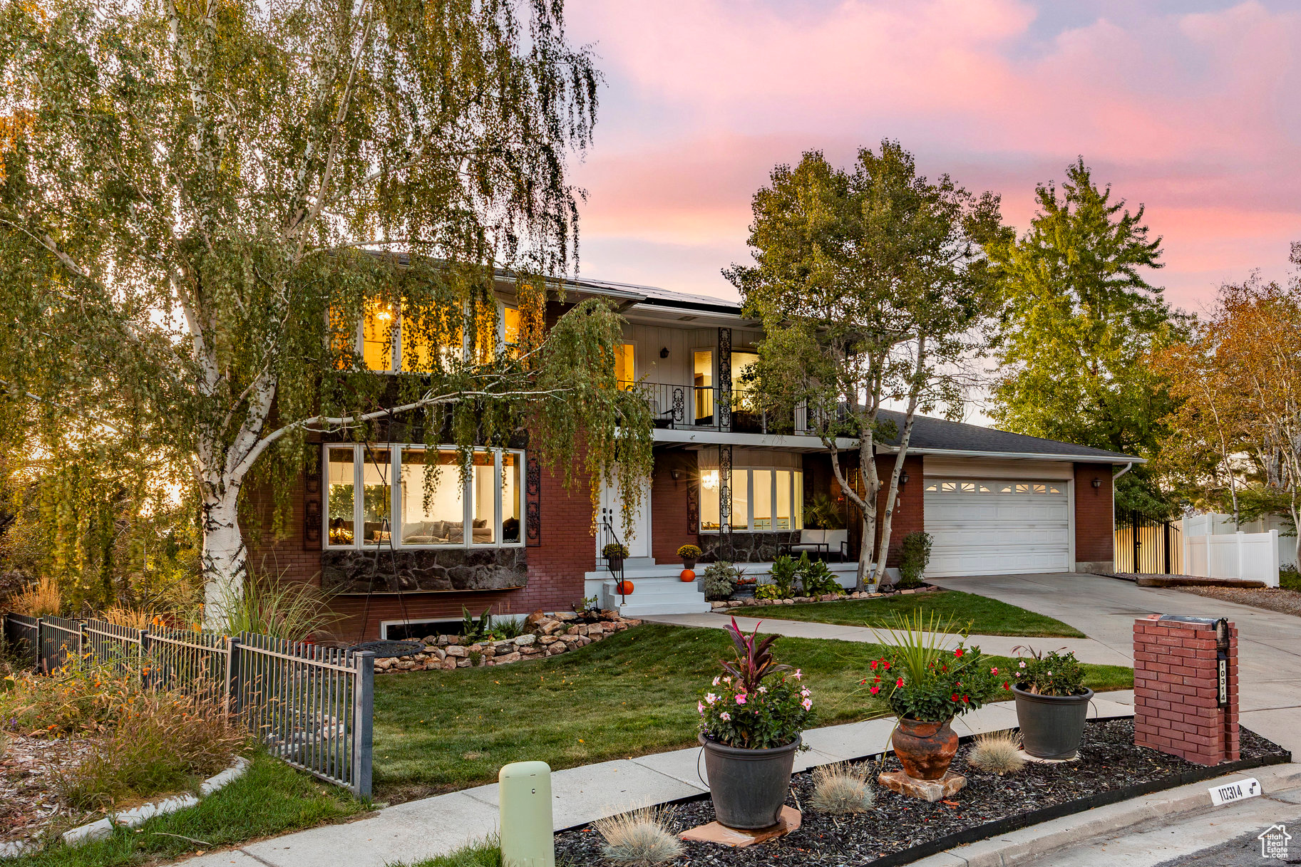 DIMPLE DELL VILLAGE - Residential