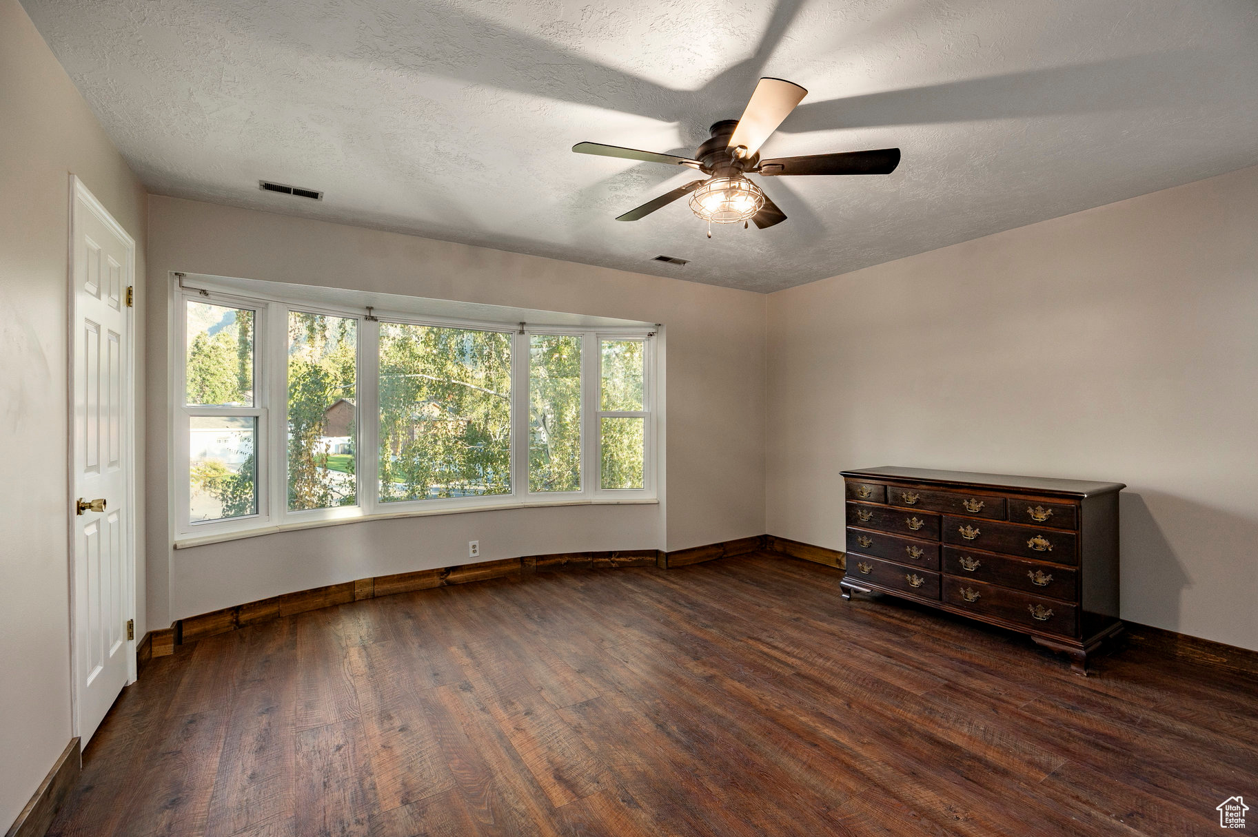 DIMPLE DELL VILLAGE - Residential