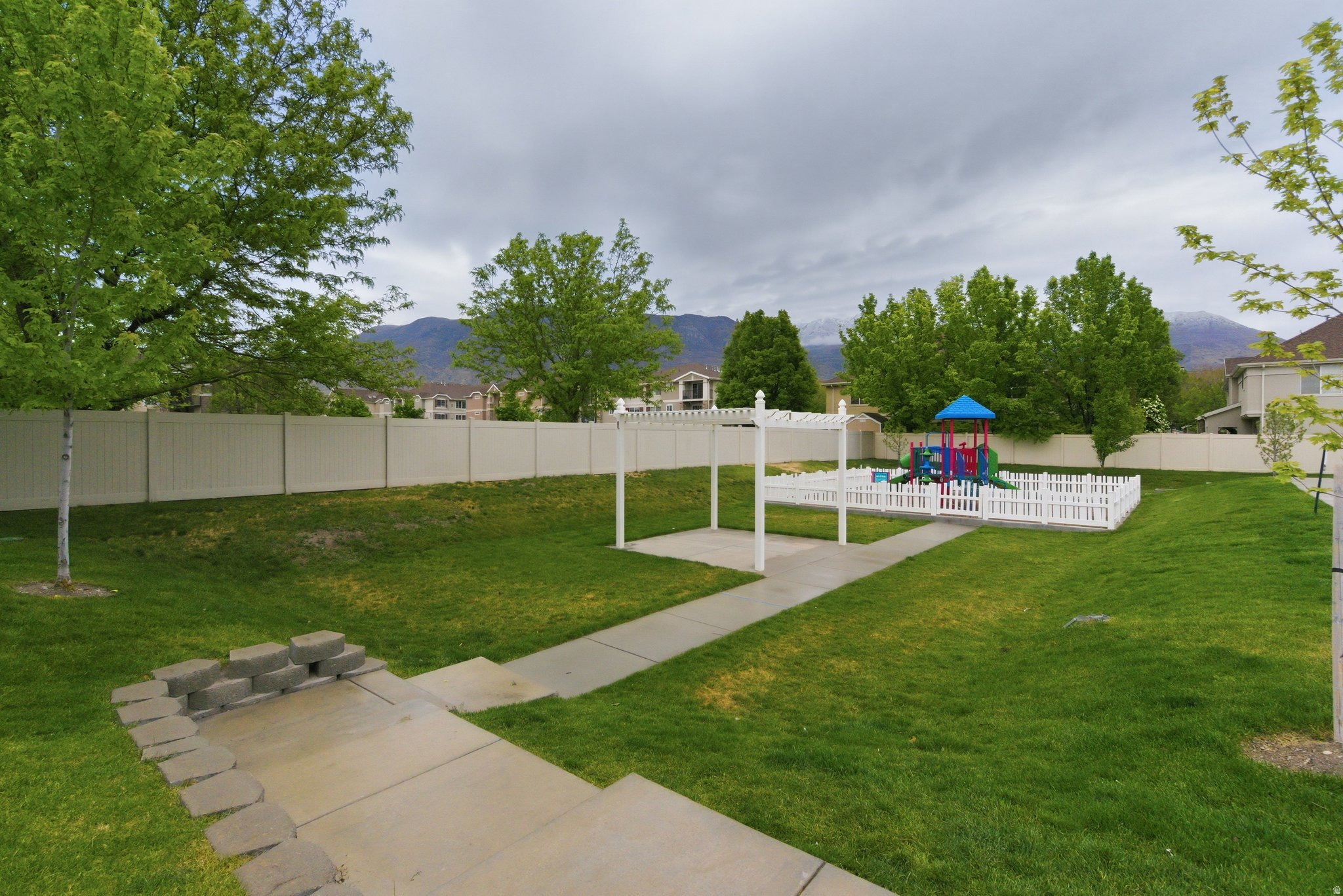 GARDEN GROVE - Residential