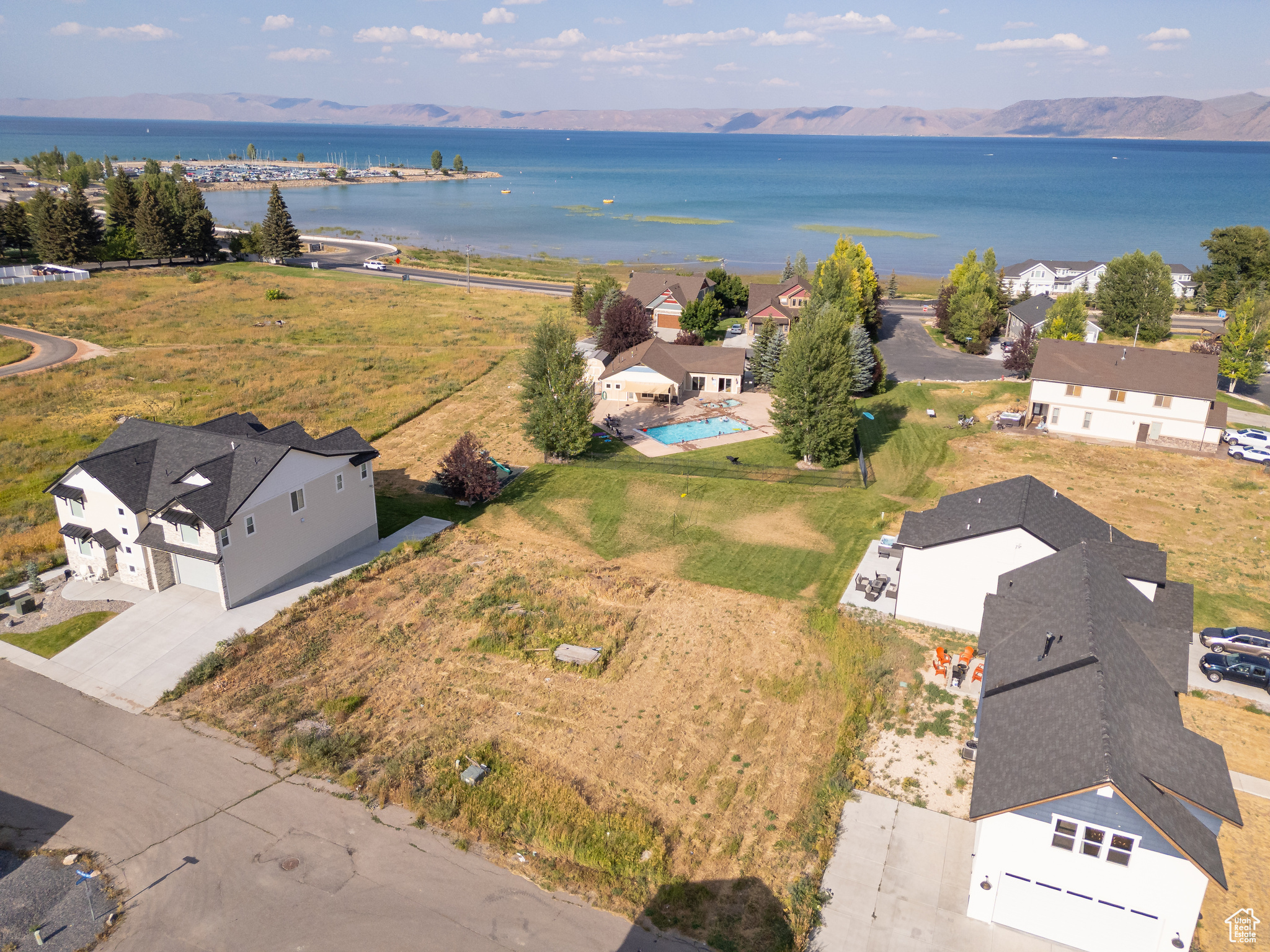 LOCHWOOD - Residential