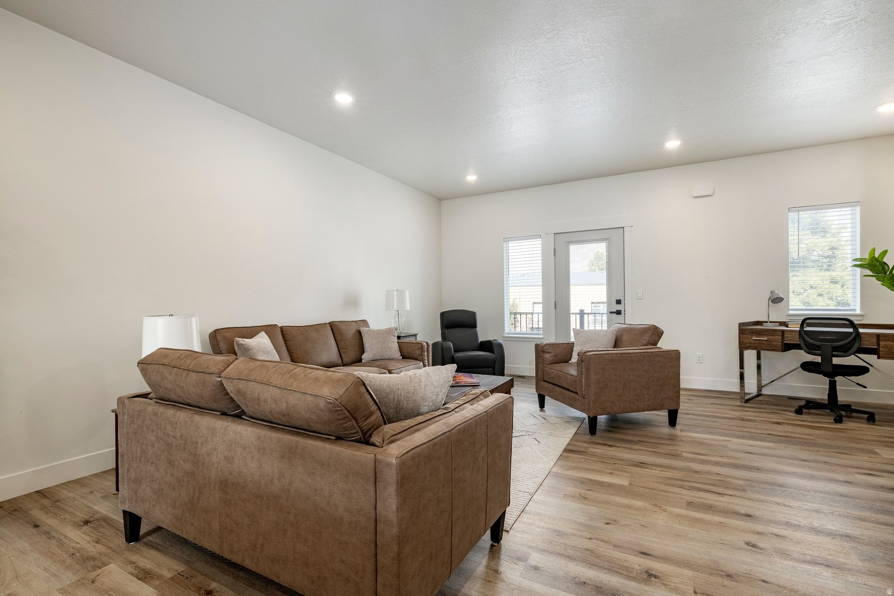 THE OVERLOOK AT 16TH TOWN HOMES - Residential