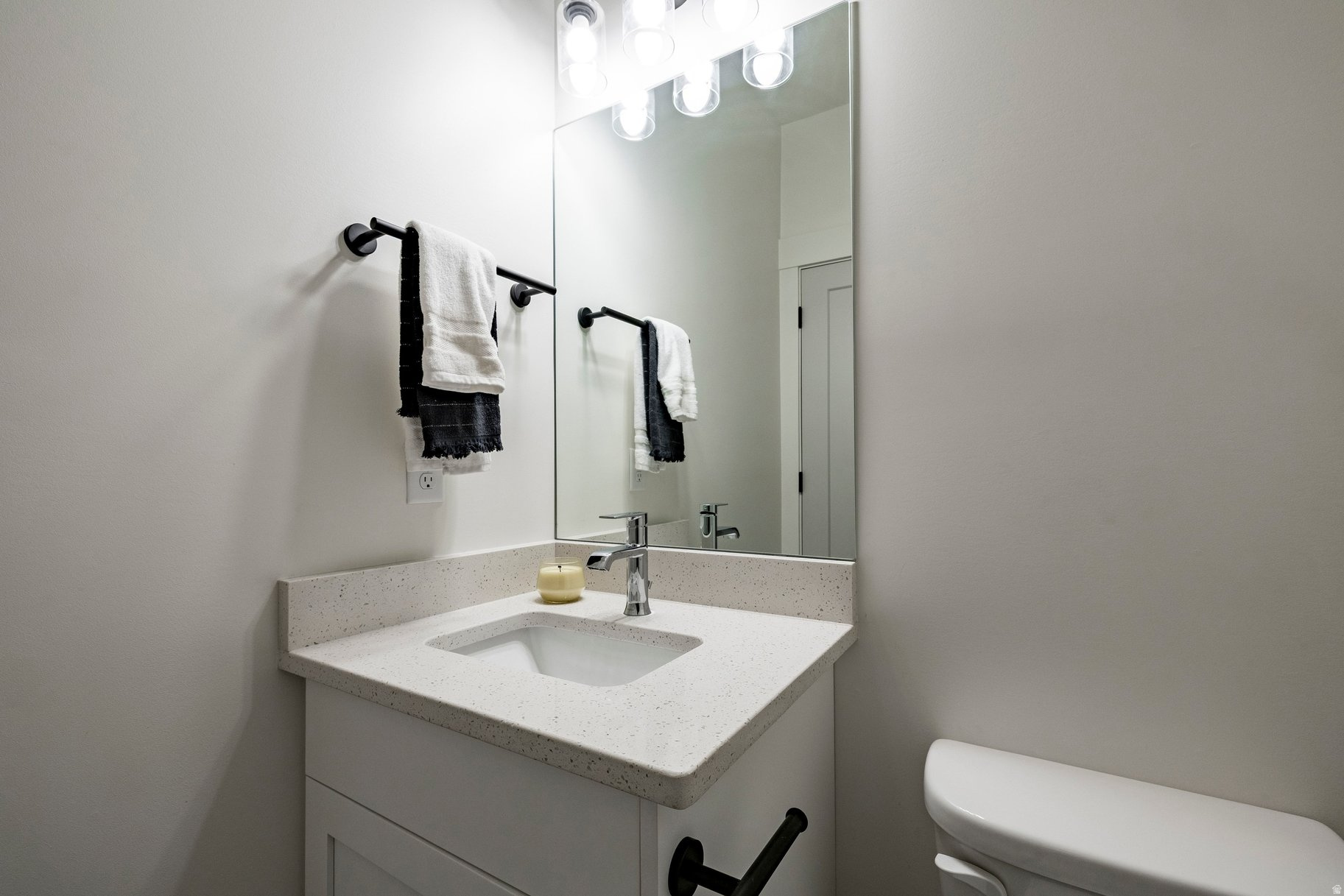 THE OVERLOOK AT 16TH TOWN HOMES - Residential