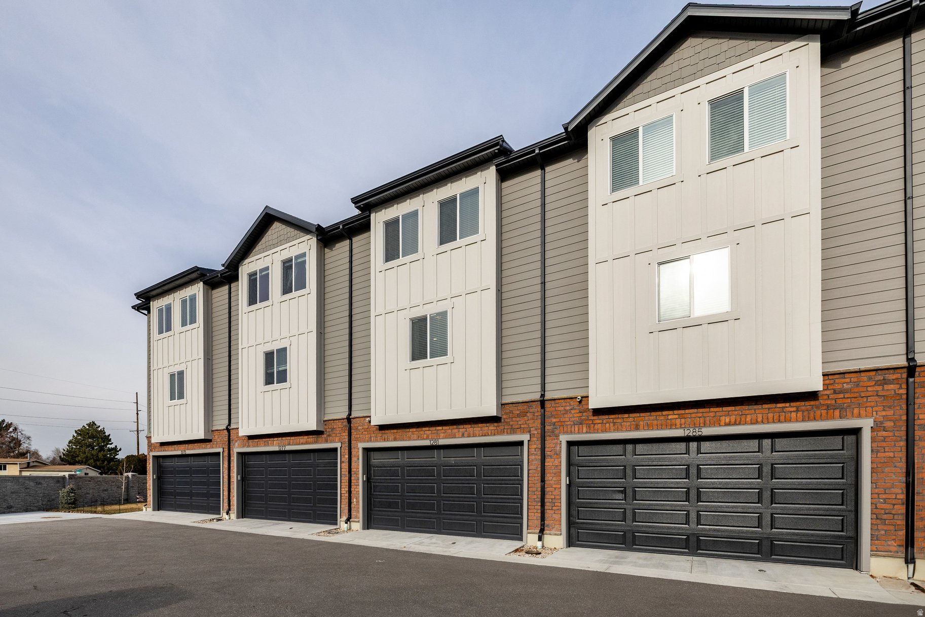 THE OVERLOOK AT 16TH TOWN HOMES - Residential