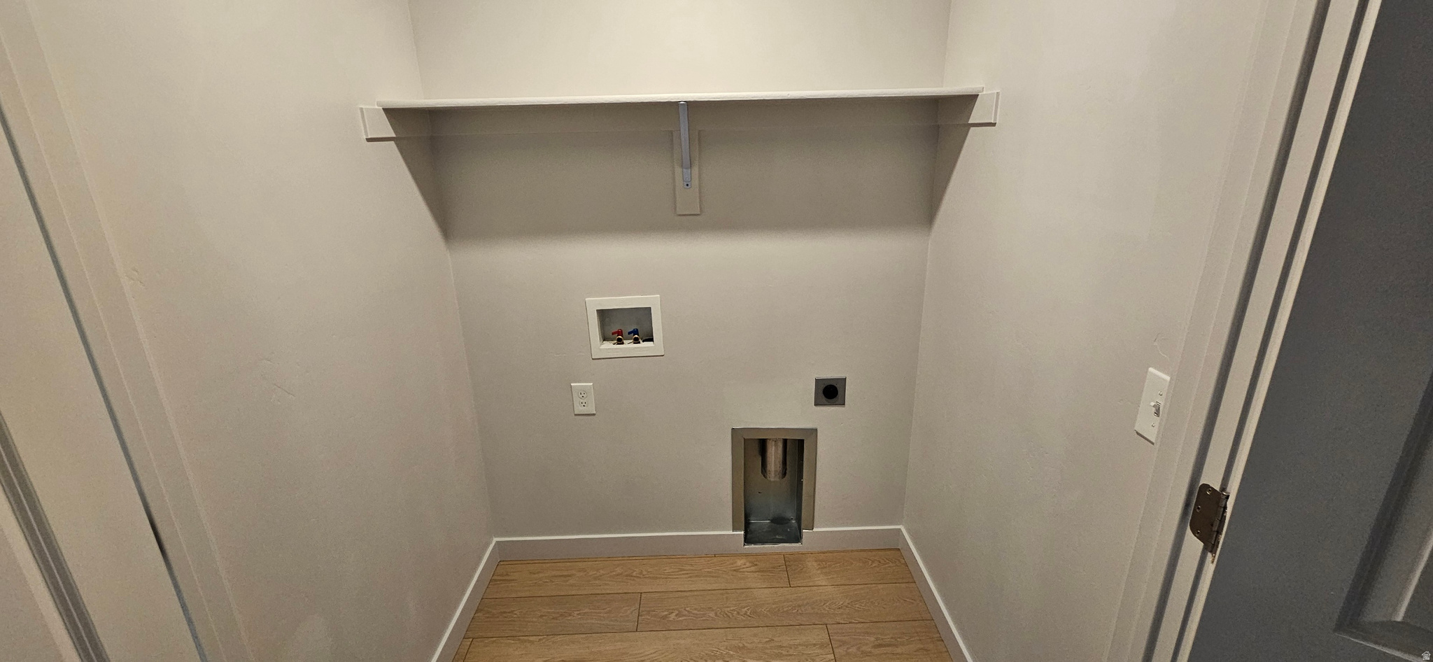 ESCALA - Residential