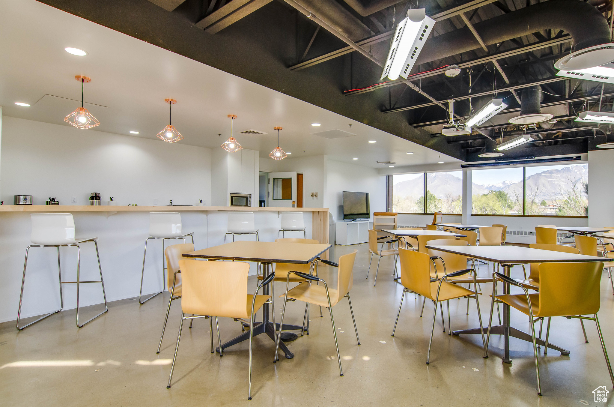 BIG COTTONWOOD CREEK - Commercial Lease