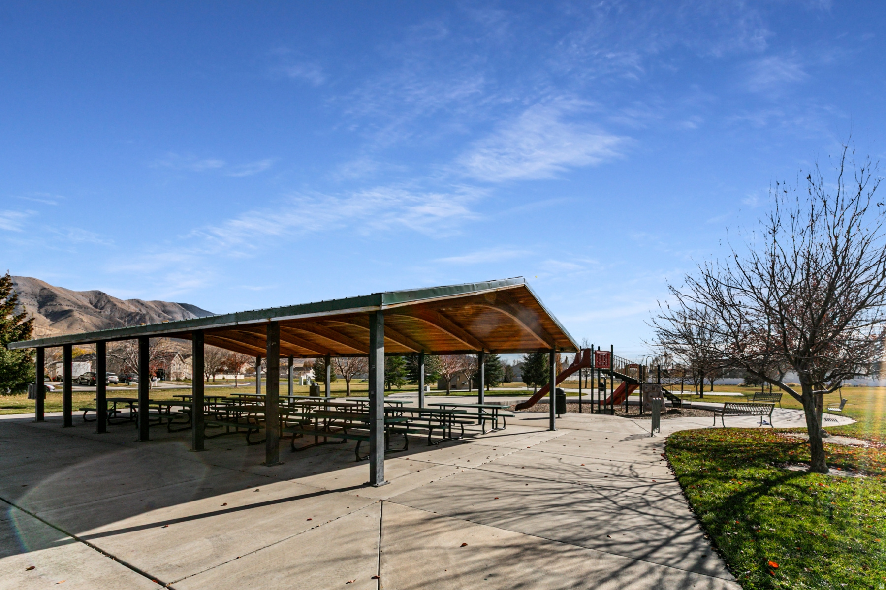 COLONIAL PARK - Residential