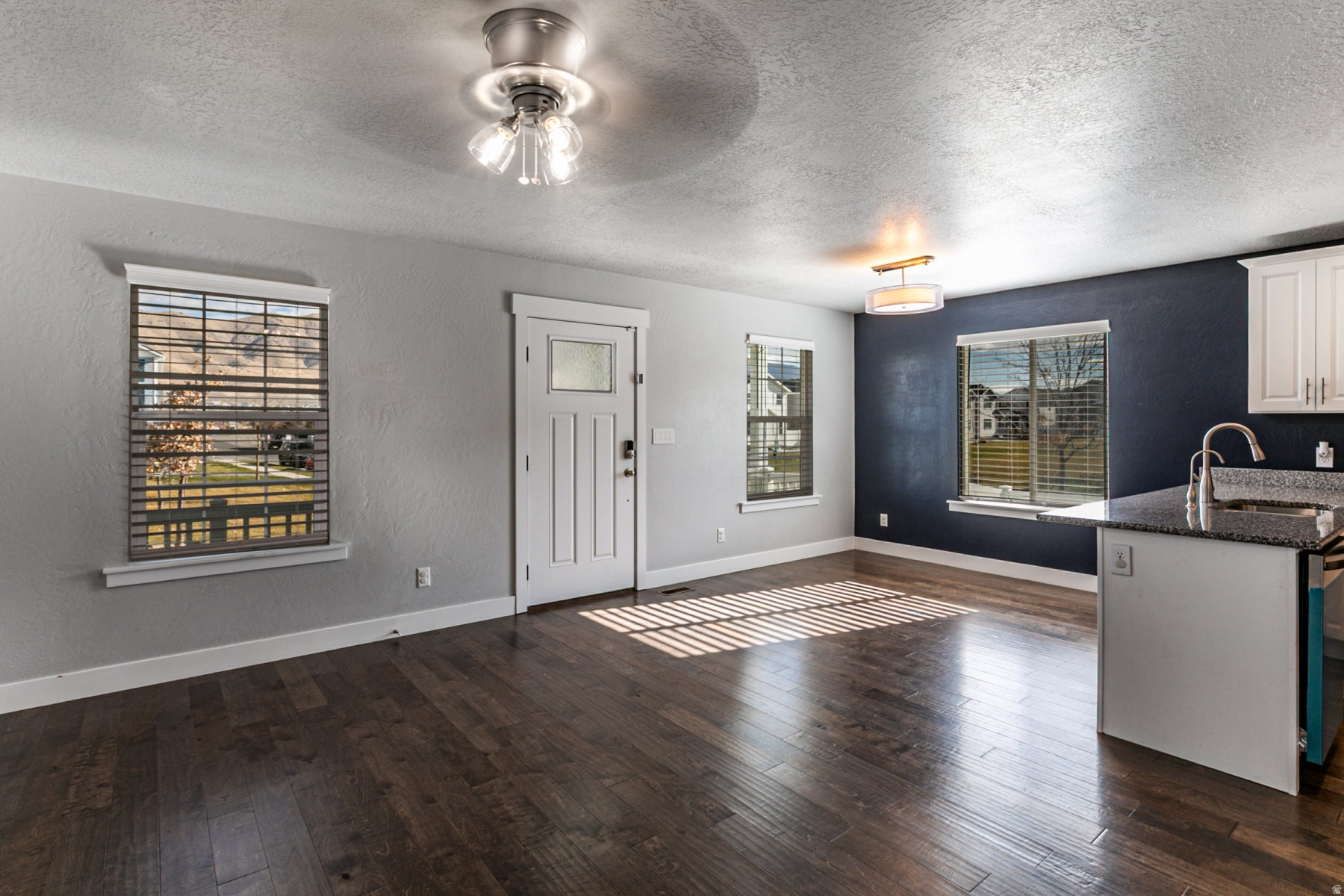 COLONIAL PARK - Residential