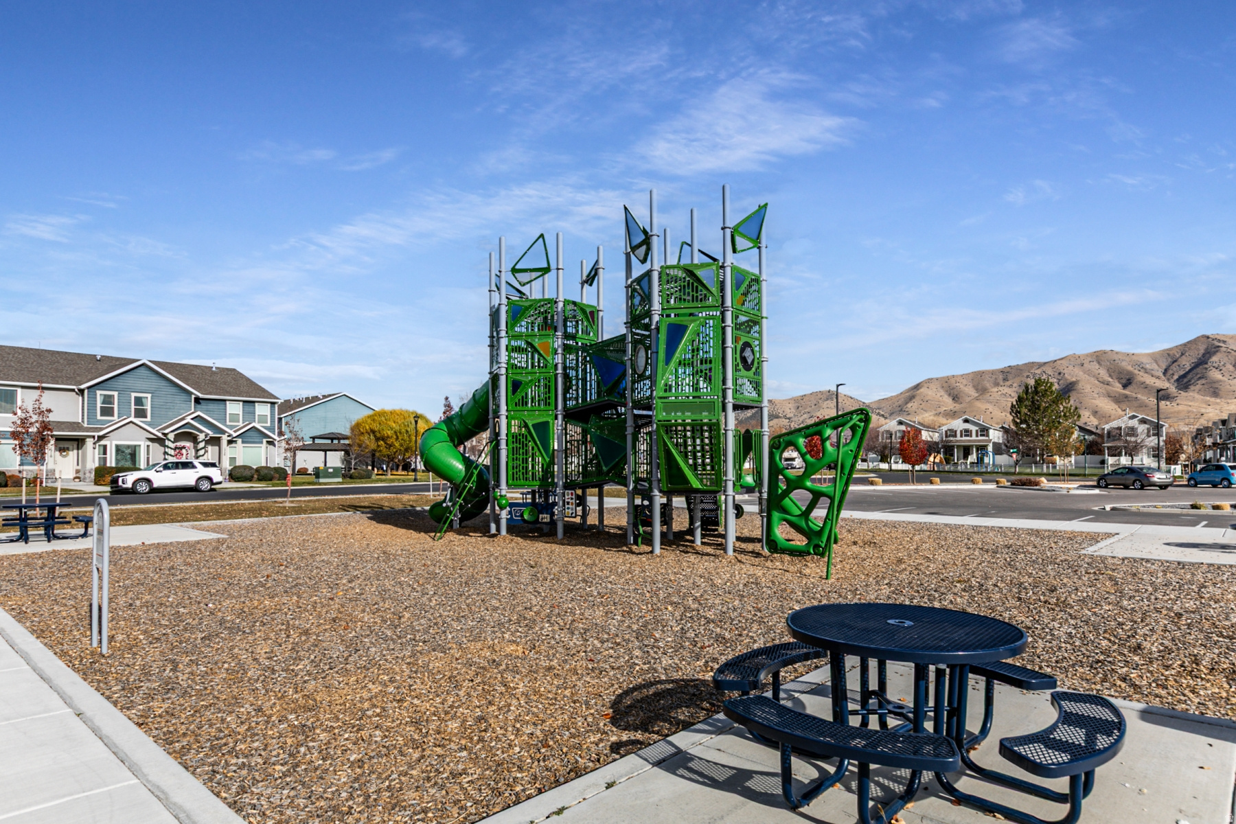 COLONIAL PARK - Residential