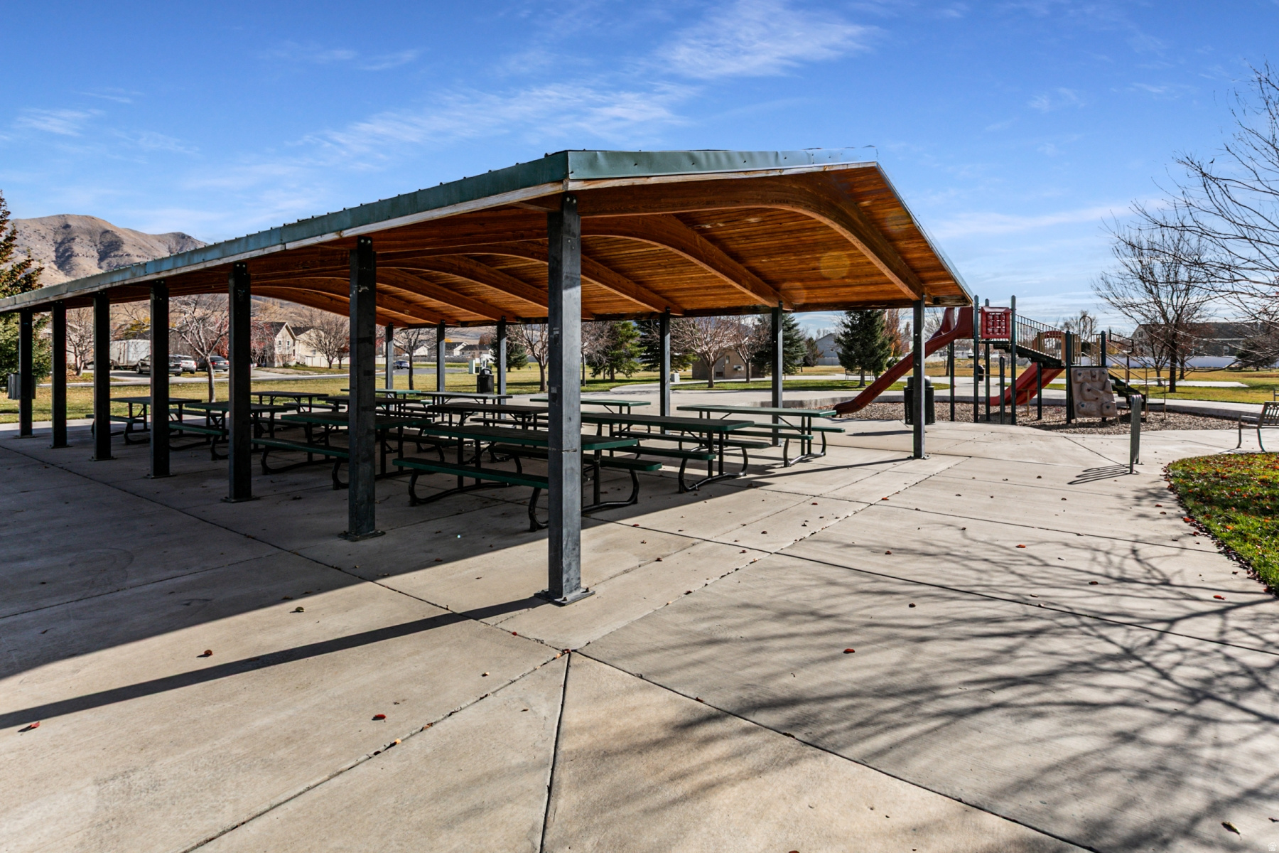 COLONIAL PARK - Residential