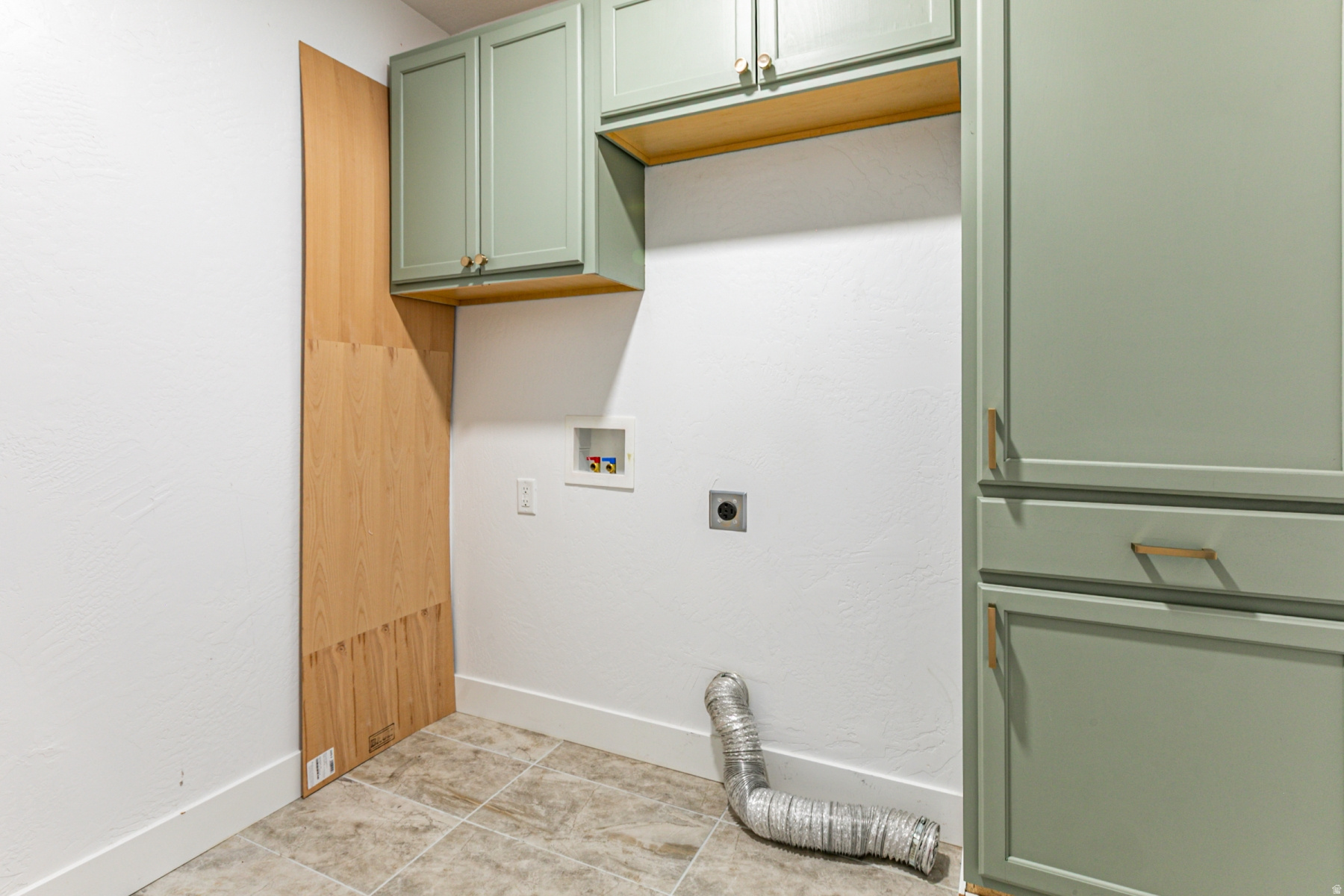 COLONIAL PARK - Residential