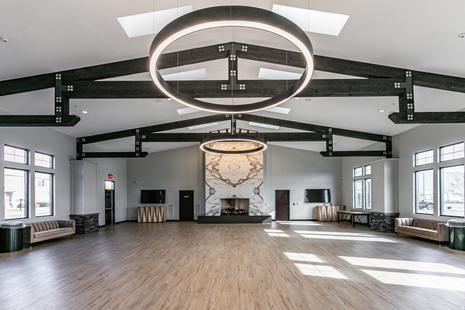 COLONIAL PARK - Residential