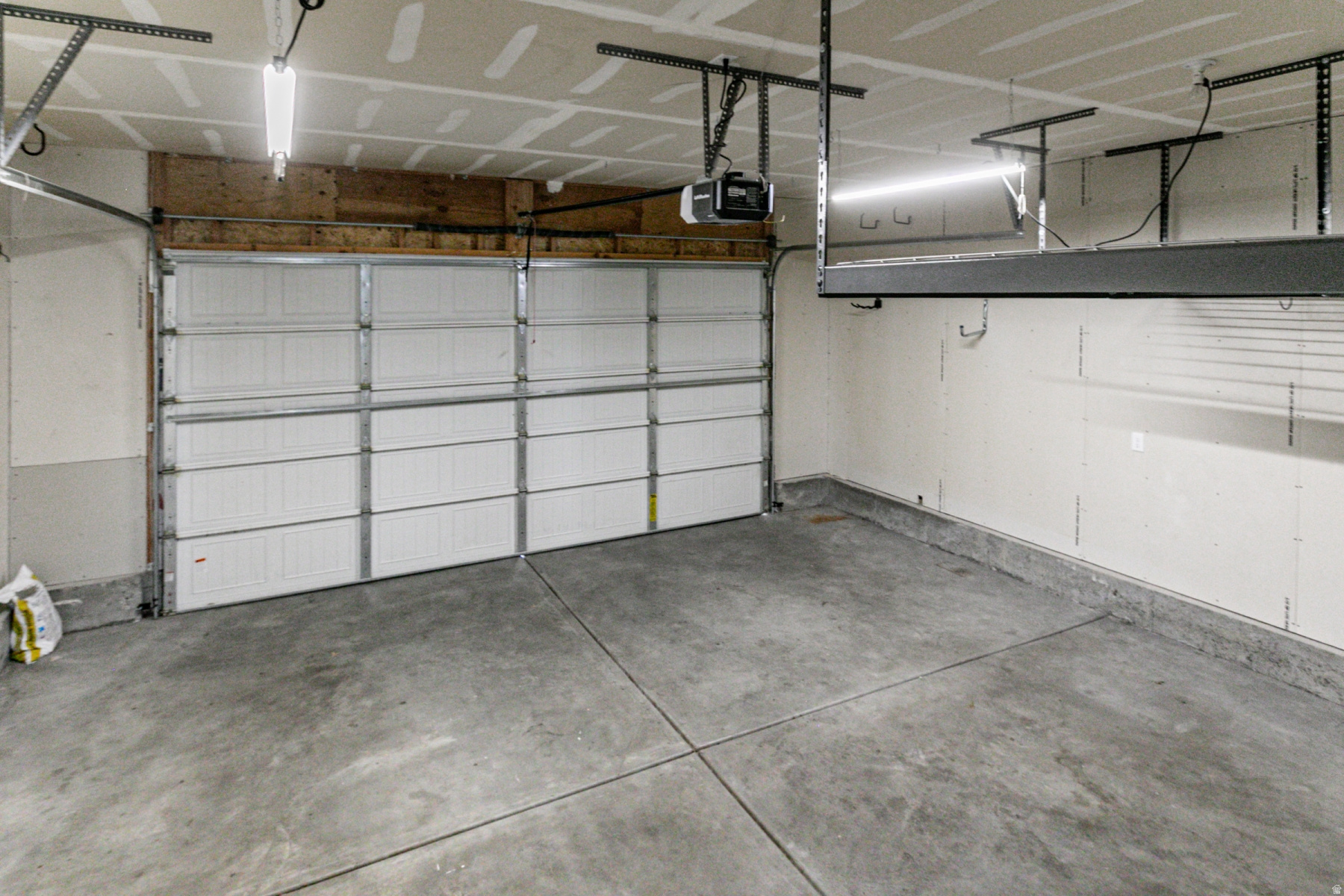 COLONIAL PARK - Residential