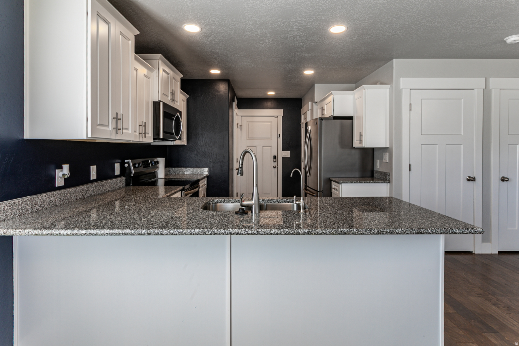 COLONIAL PARK - Residential