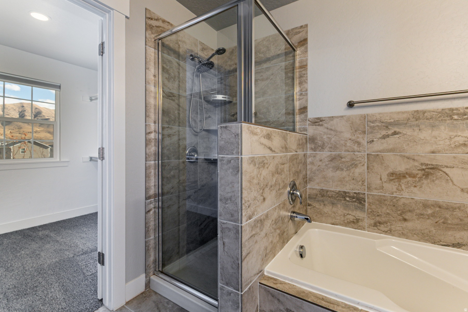 COLONIAL PARK - Residential