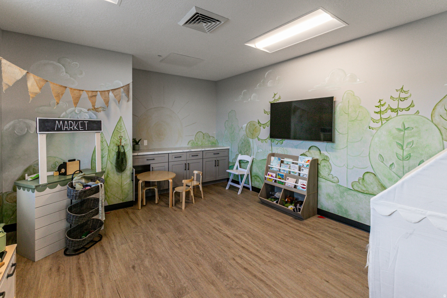 COLONIAL PARK - Residential