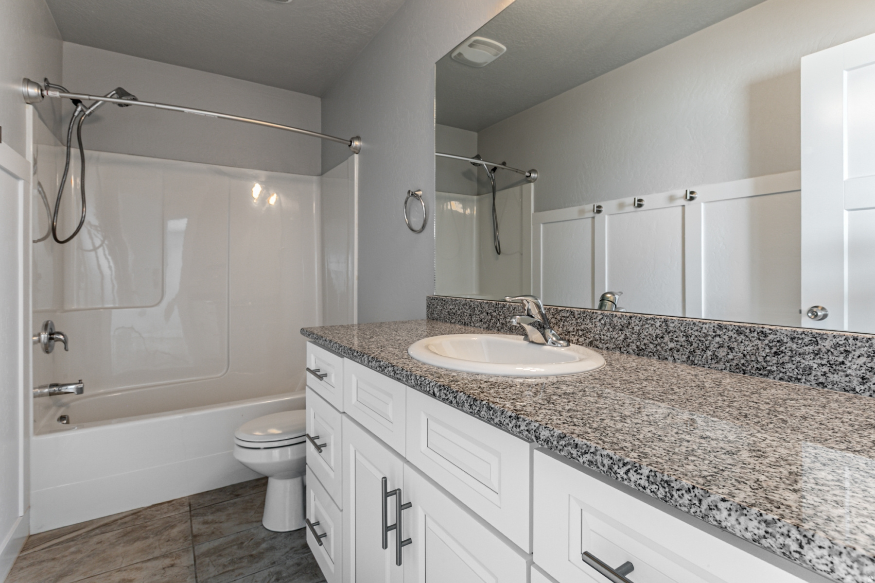 COLONIAL PARK - Residential