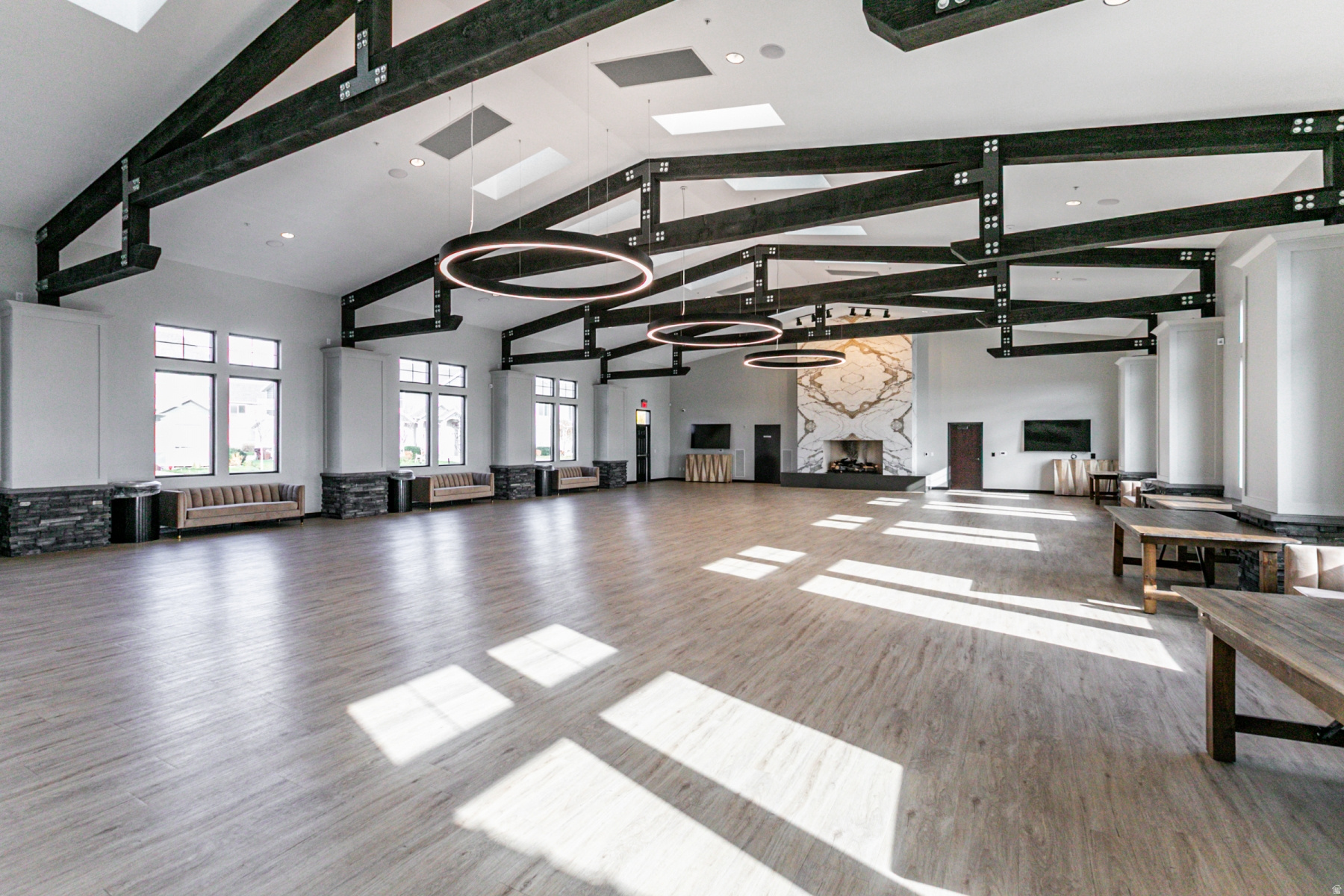 COLONIAL PARK - Residential