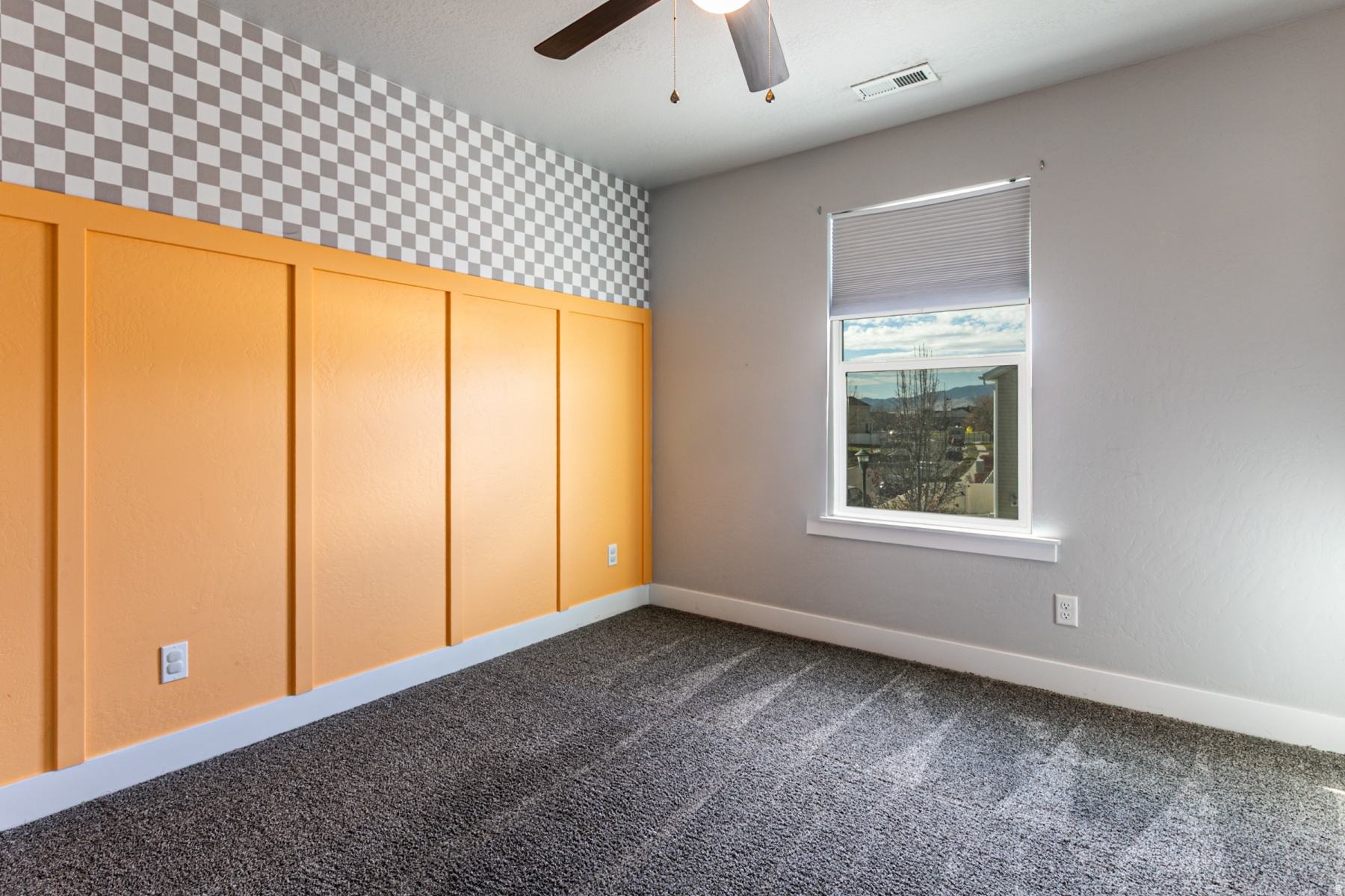 COLONIAL PARK - Residential