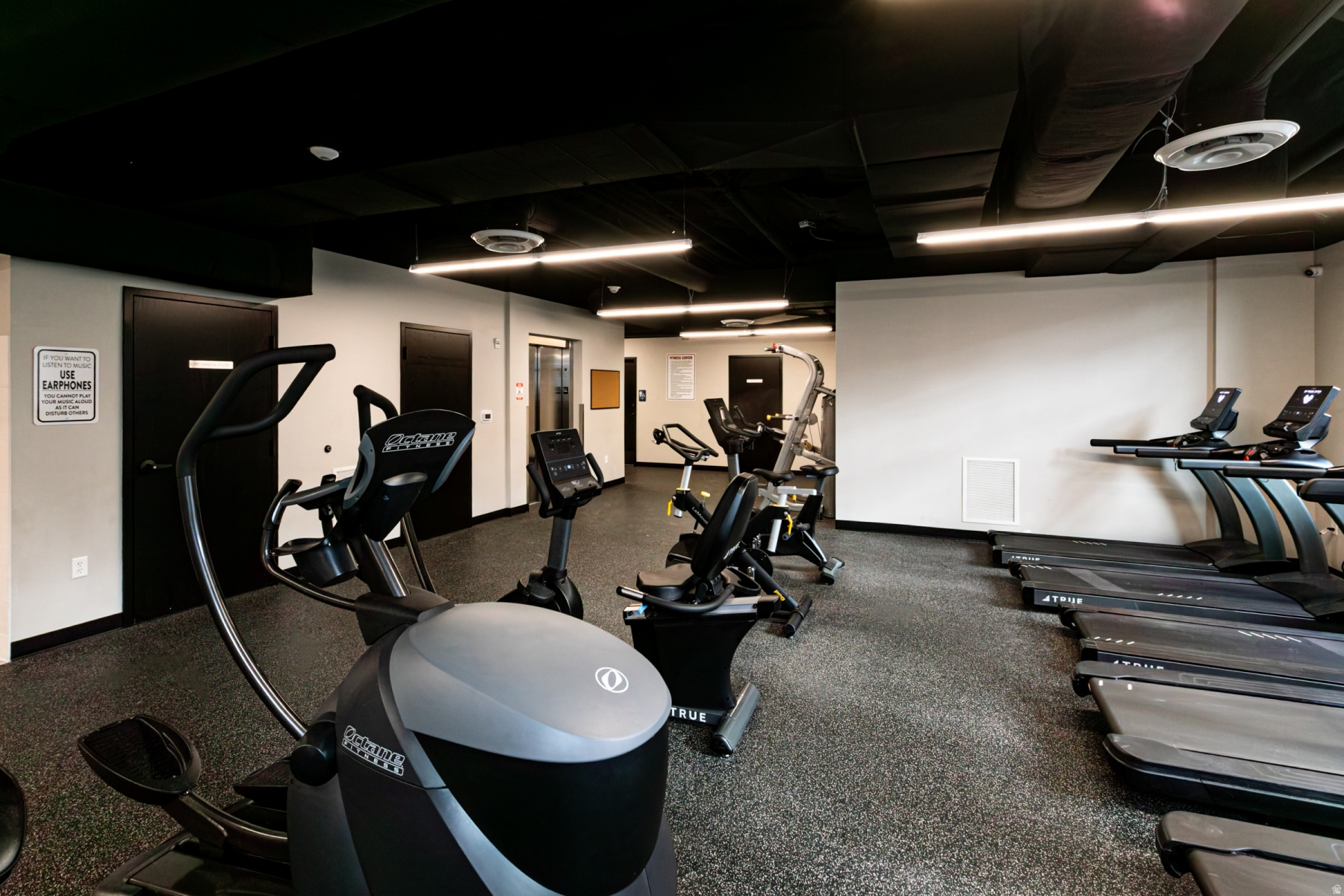 COLONIAL PARK - Residential