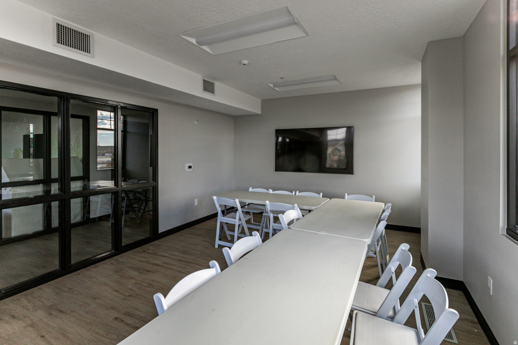 COLONIAL PARK - Residential