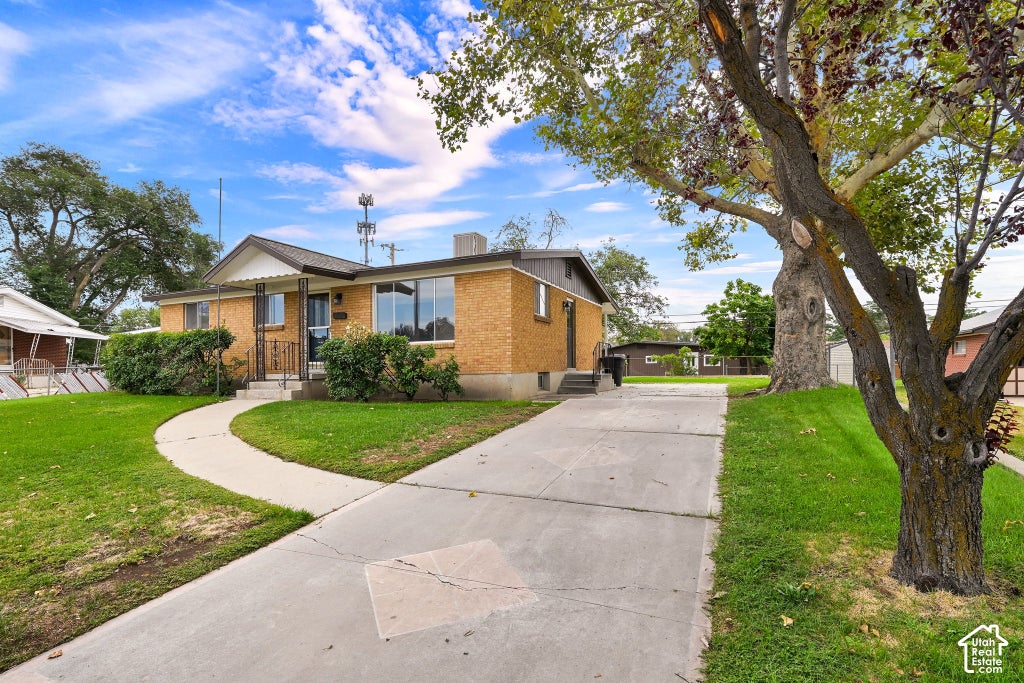 Photo of 106 W 700 N, Clearfield, UT 84015 (MLS # 2182537)