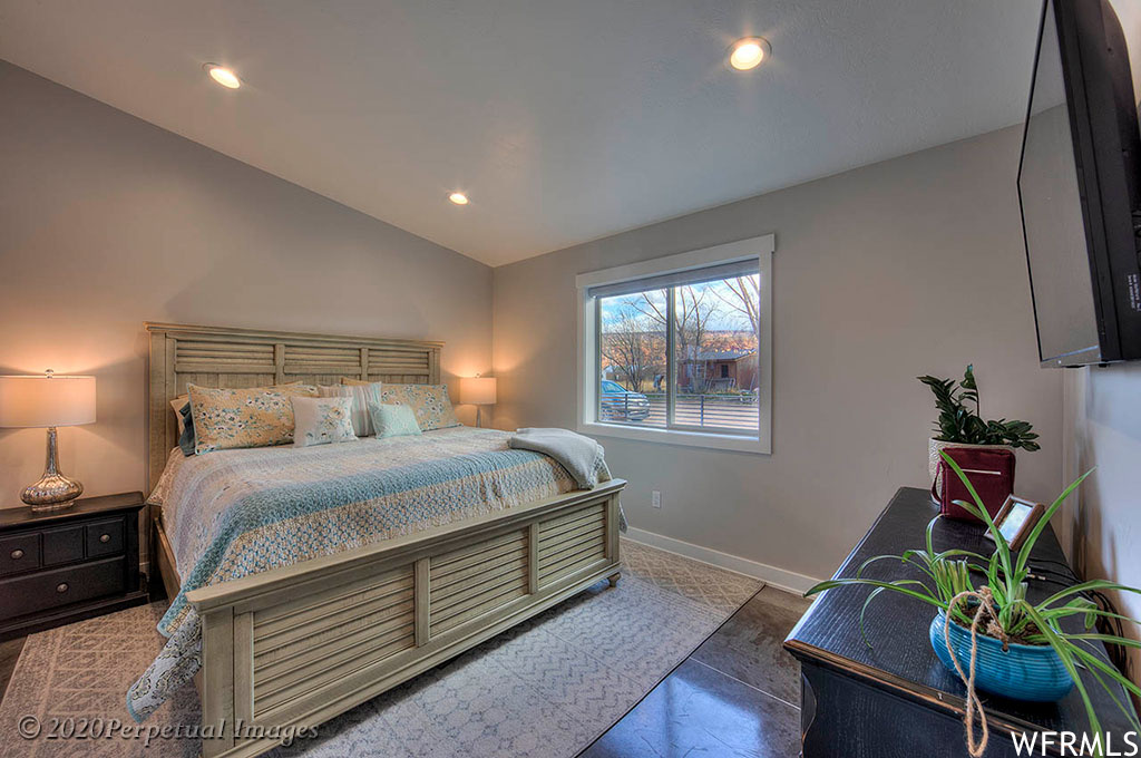 LONESOME LEFT - Residential