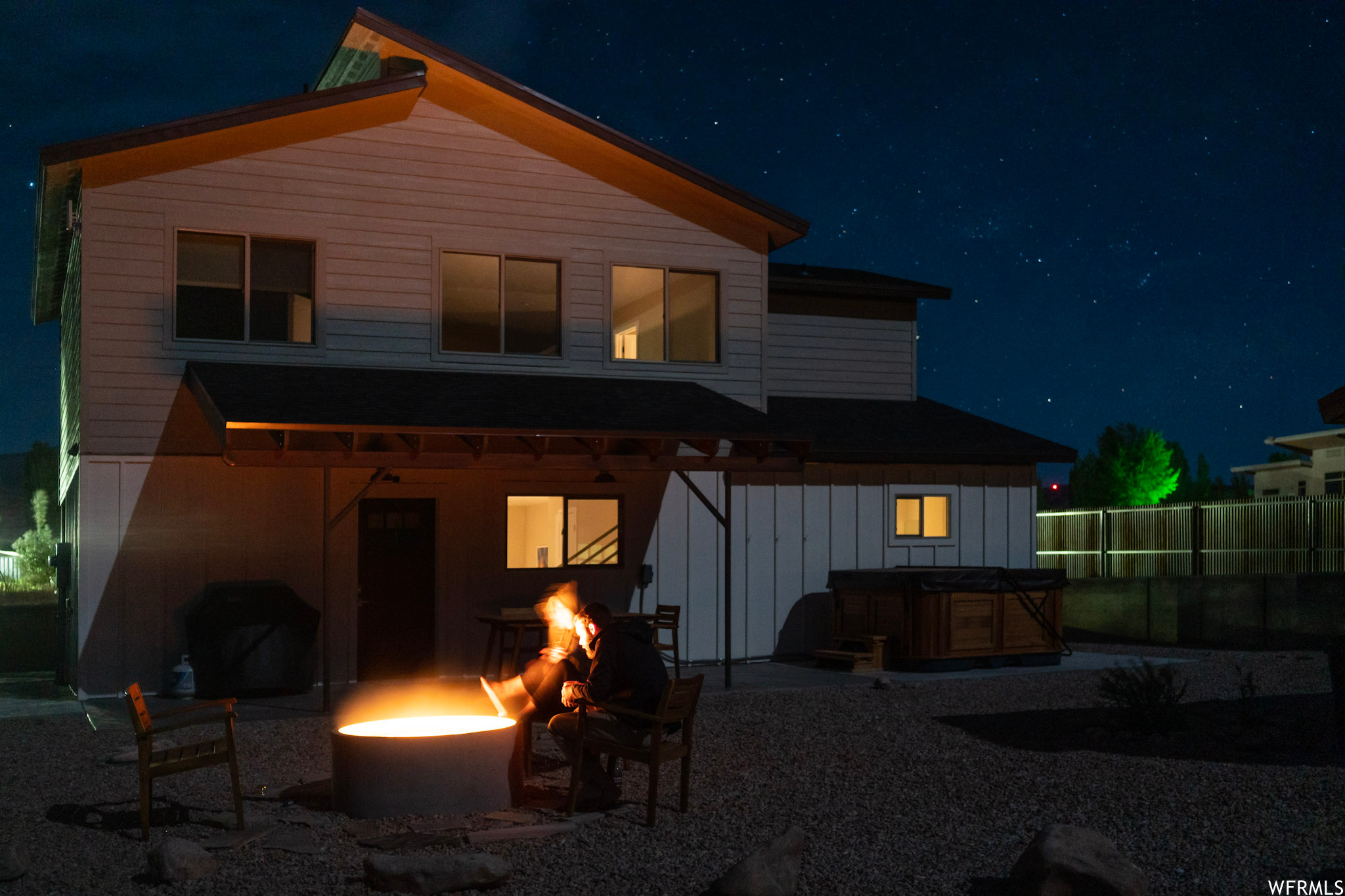 LONESOME LEFT - Residential