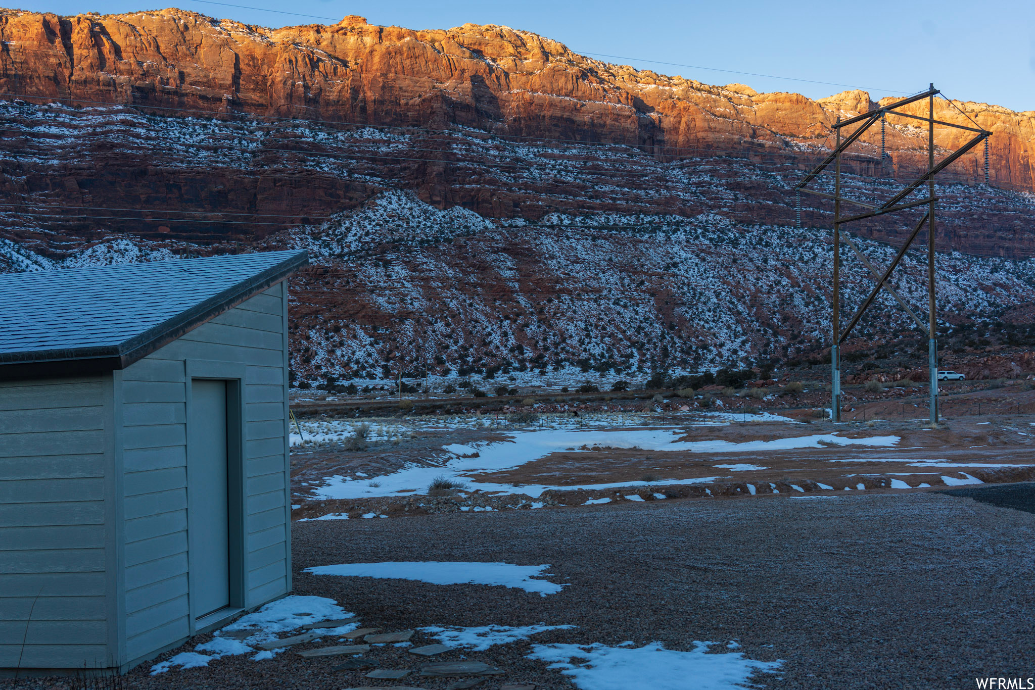 LONESOME LEFT - Residential