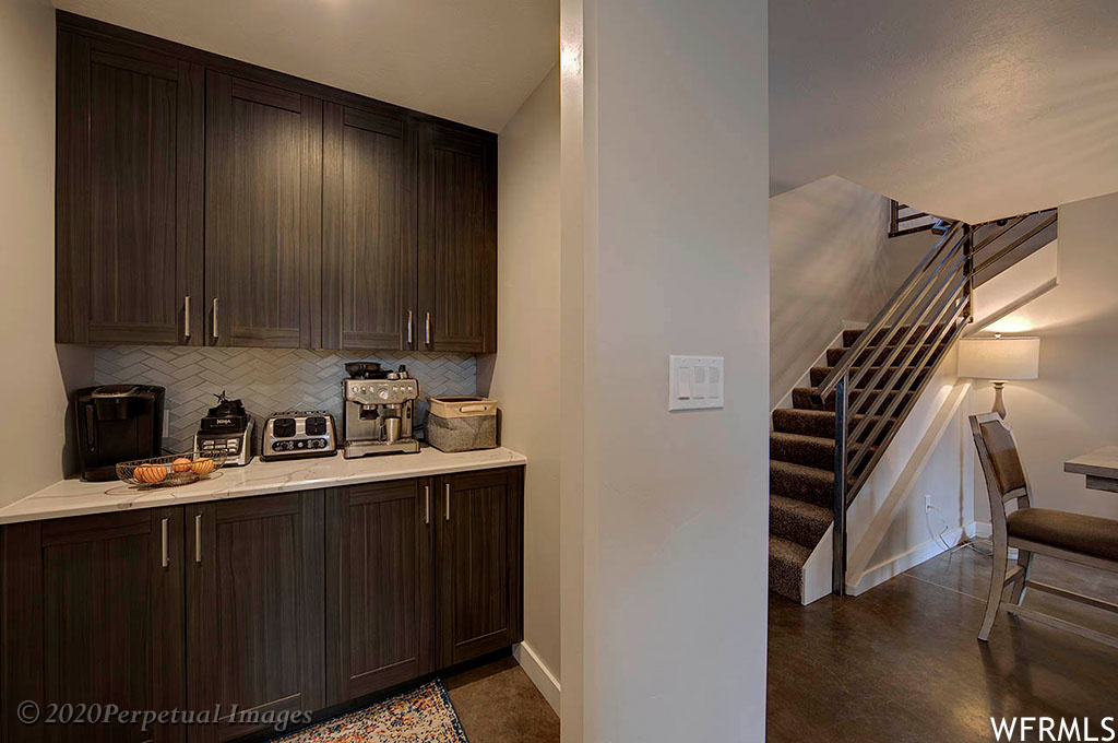 LONESOME LEFT - Residential