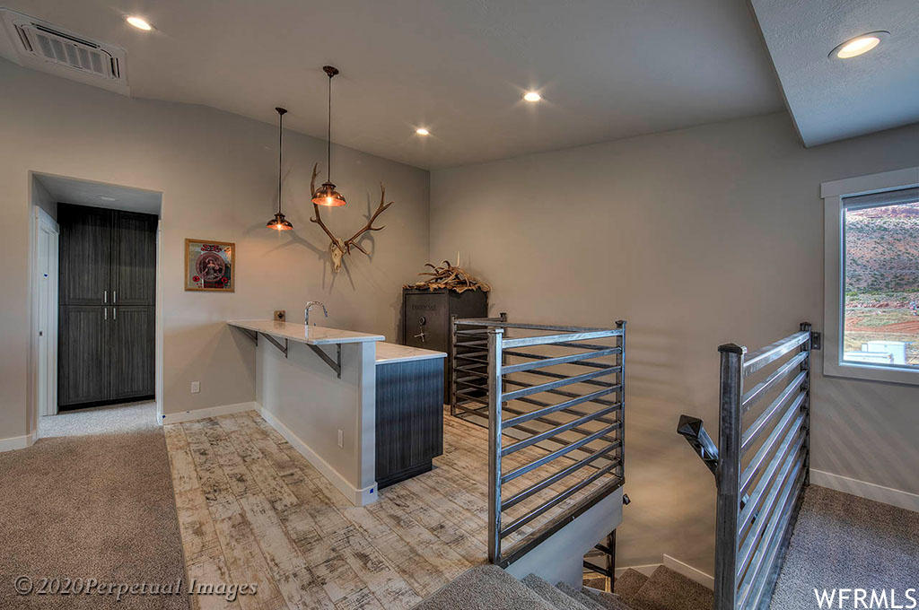 LONESOME LEFT - Residential