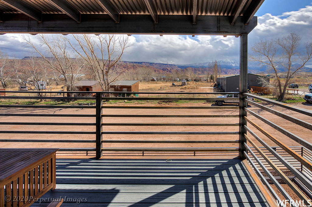 LONESOME LEFT - Residential