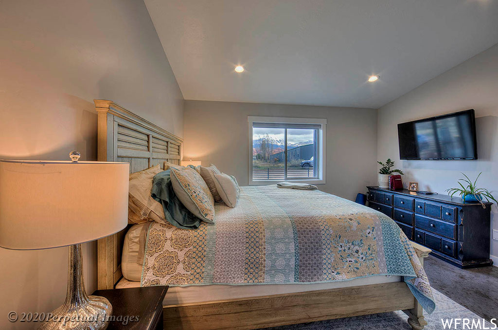 LONESOME LEFT - Residential