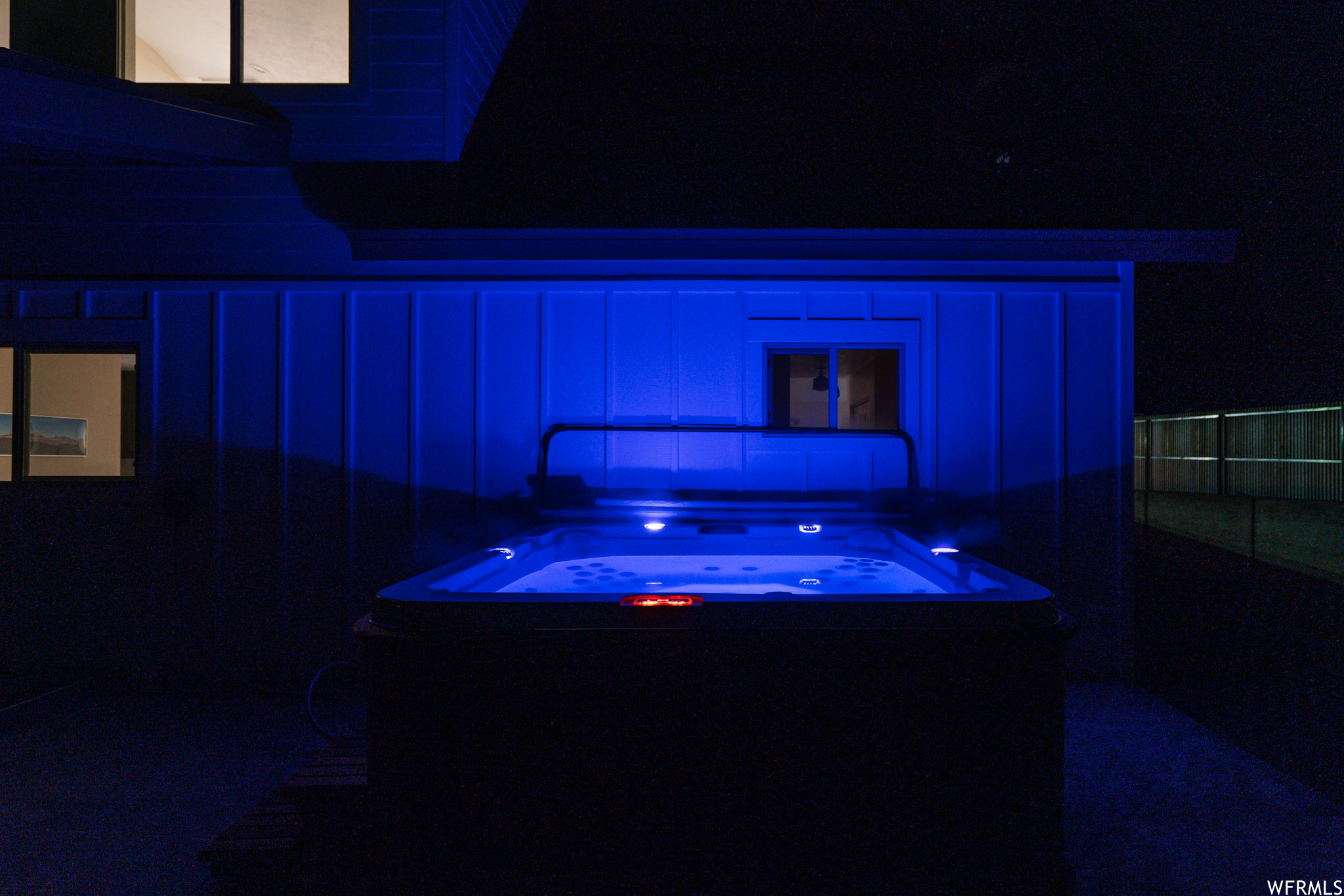 LONESOME LEFT - Residential