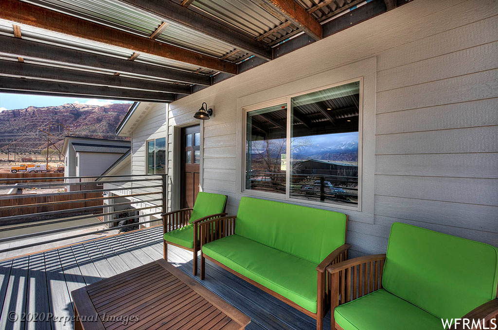 LONESOME LEFT - Residential