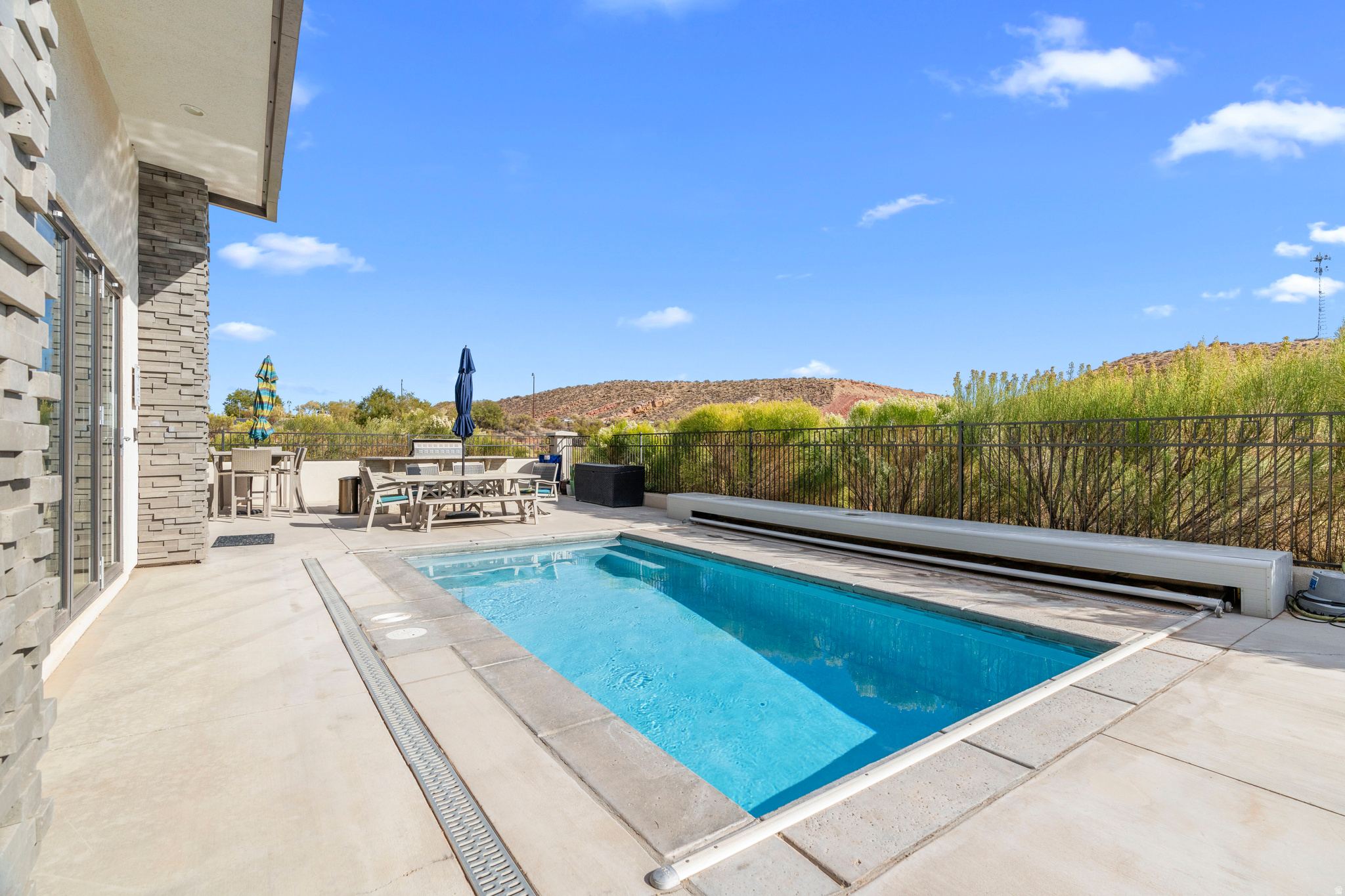 EIGHTH AT CORAL CANYON AMD - Residential