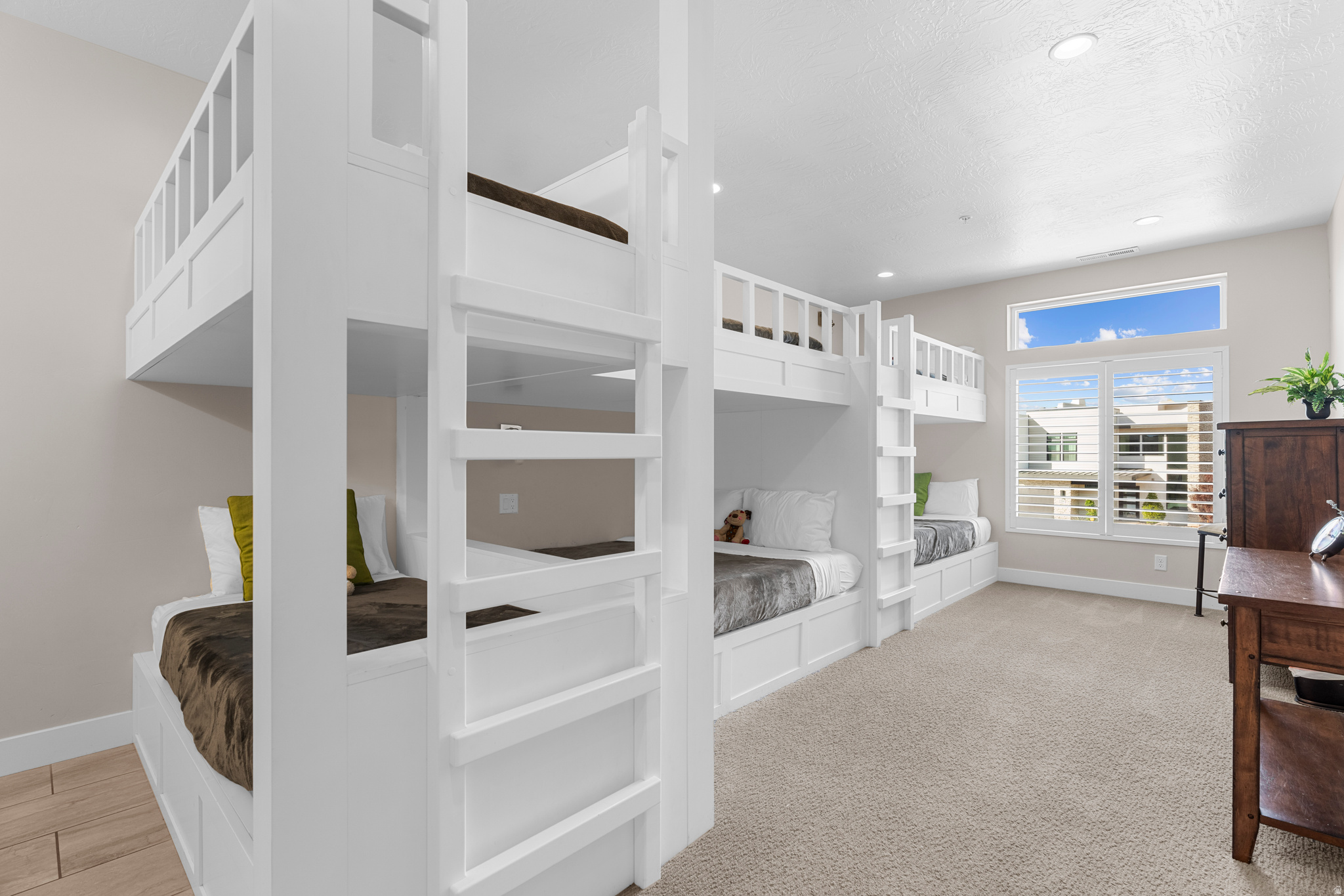 EIGHTH AT CORAL CANYON AMD - Residential