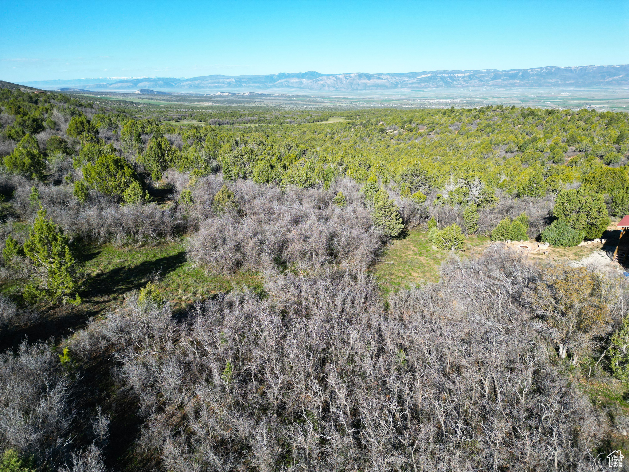 WHISPERING PINES III - Land