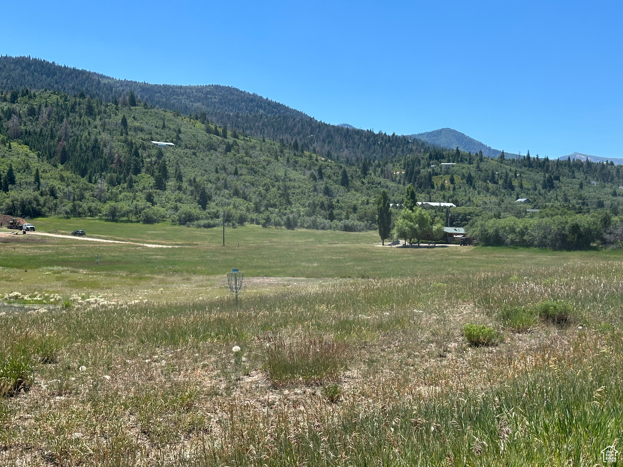 WHISPERING PINES III - Land