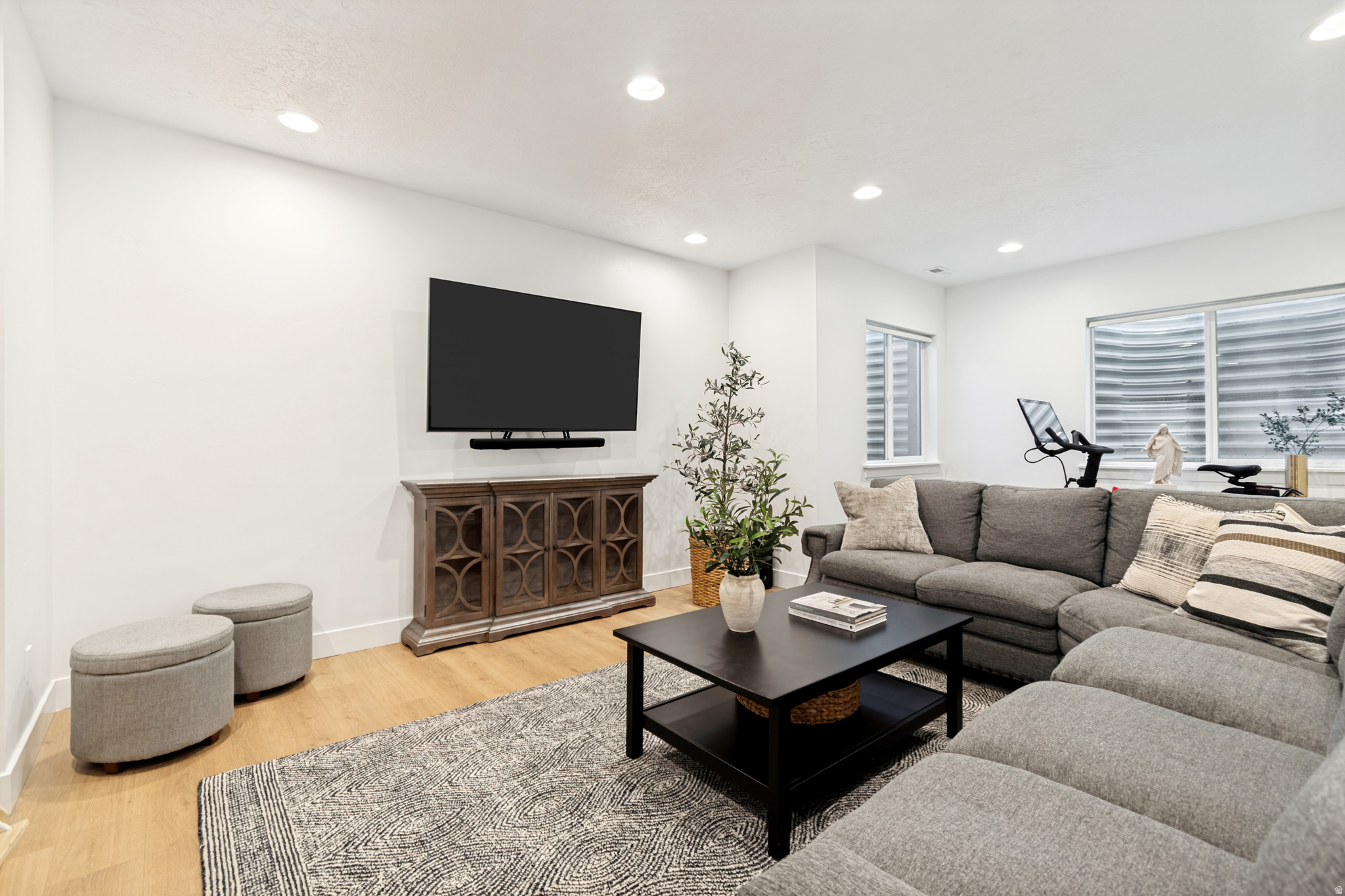 MOUNTAIN RIDGE - Residential