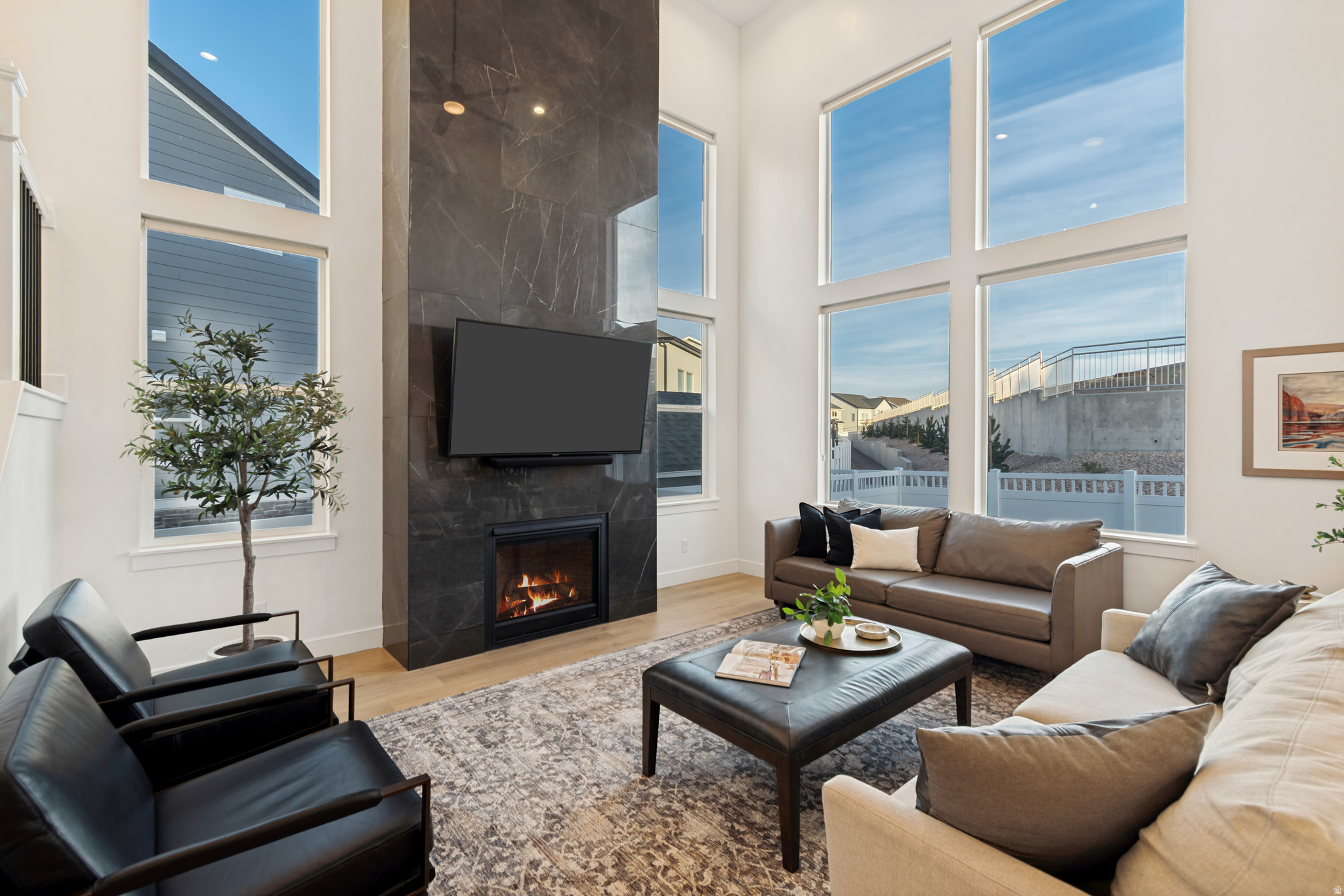 MOUNTAIN RIDGE - Residential