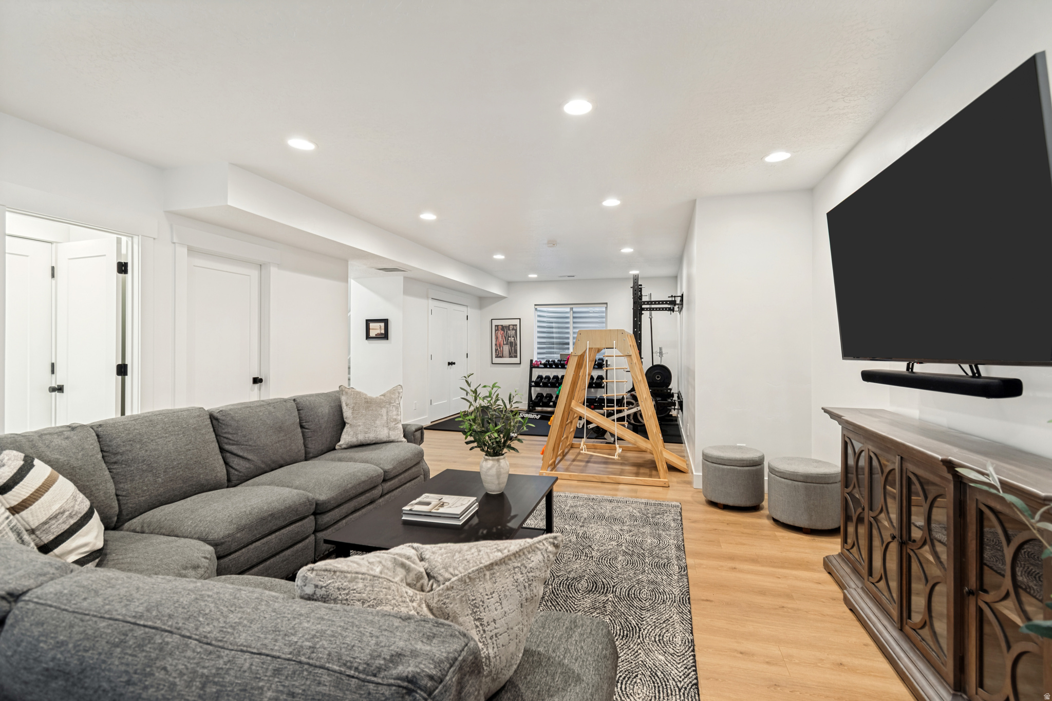 MOUNTAIN RIDGE - Residential